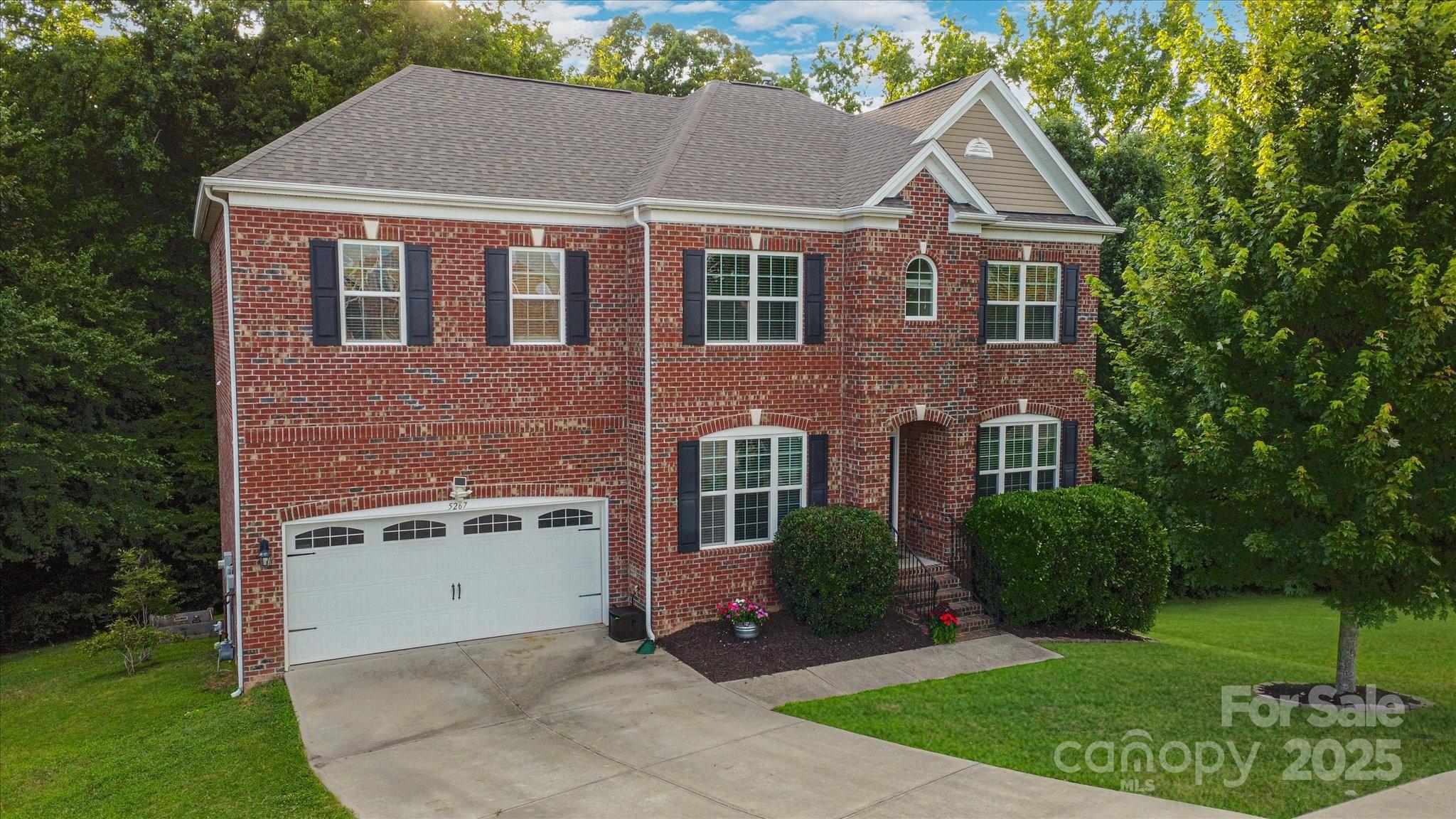 5267 Norway Lane Property Photo 3