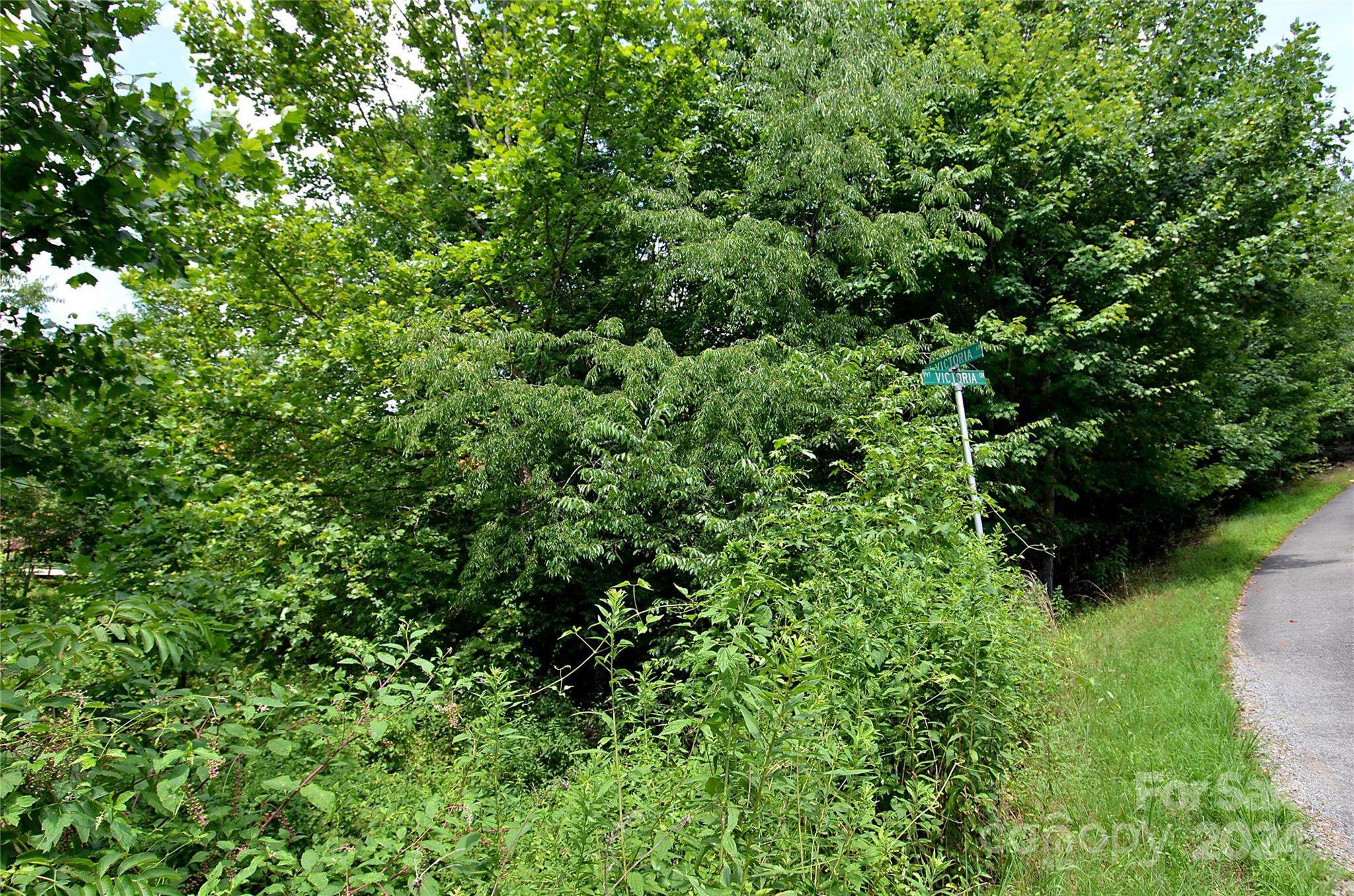00 Victoria Drive Property Photo 8