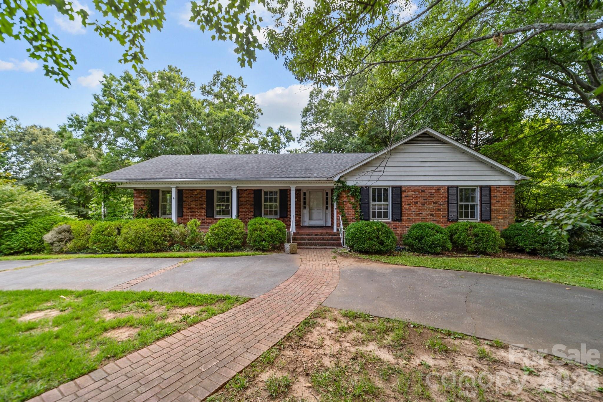 866 Concord Road Property Photo 6