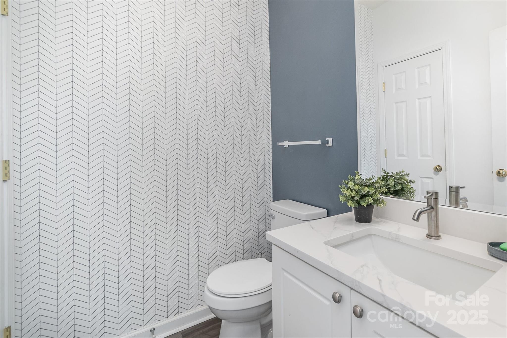 12229 Savannah Garden Drive Property Photo 4