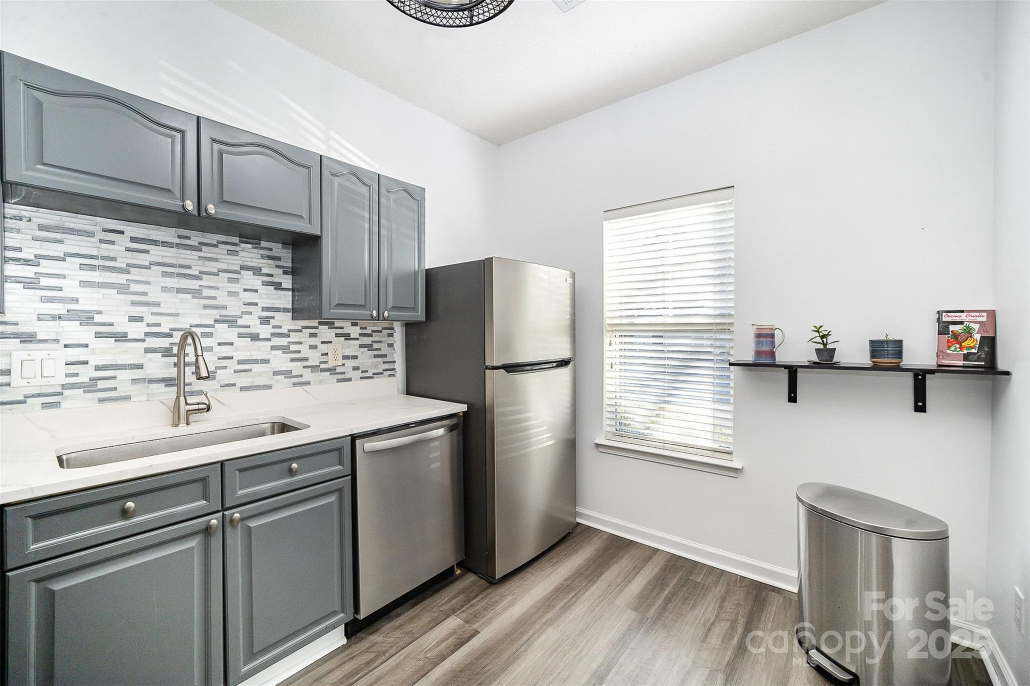 12229 Savannah Garden Drive Property Photo 9