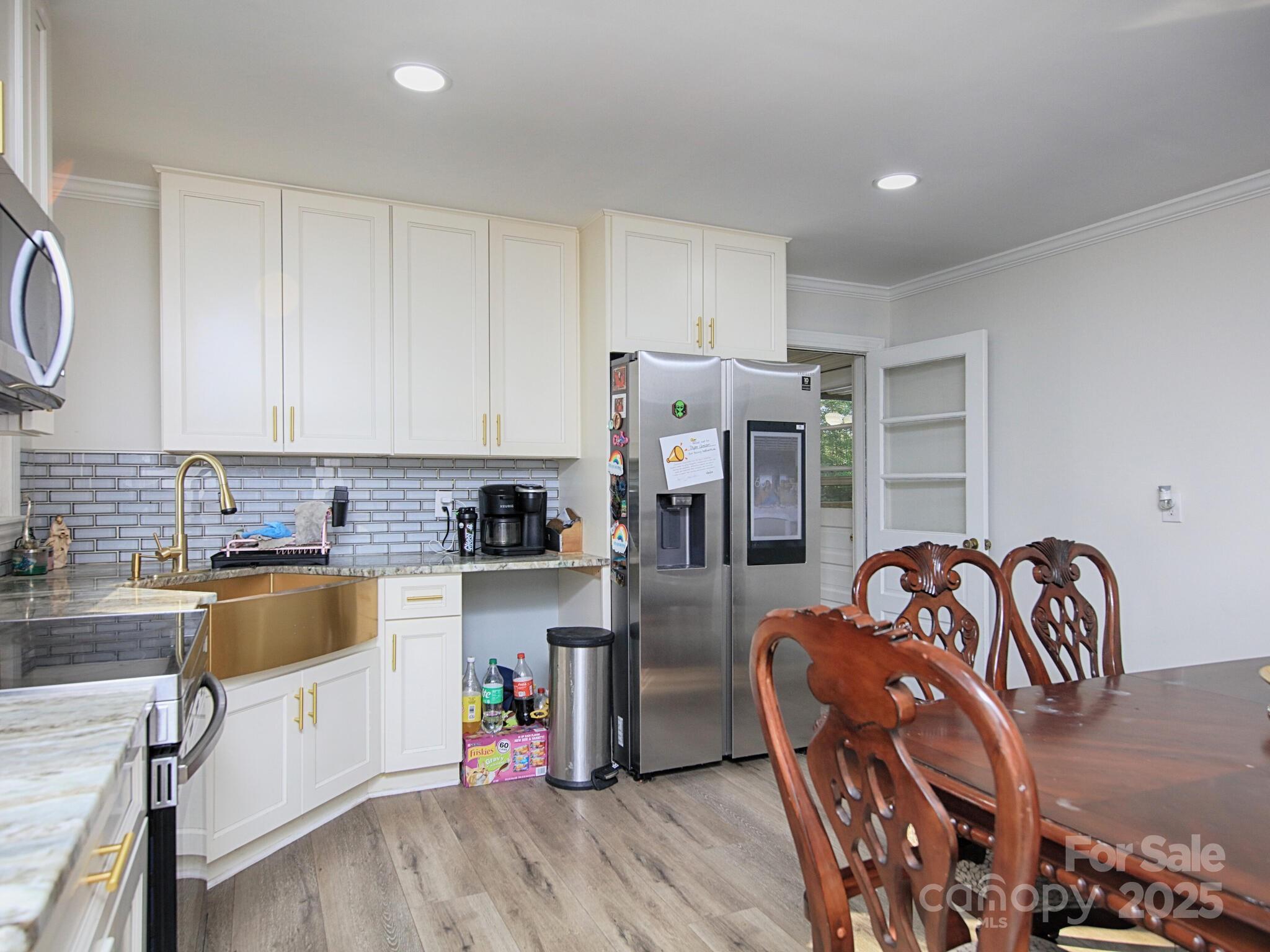 3119 Hickory Highway Property Photo 2