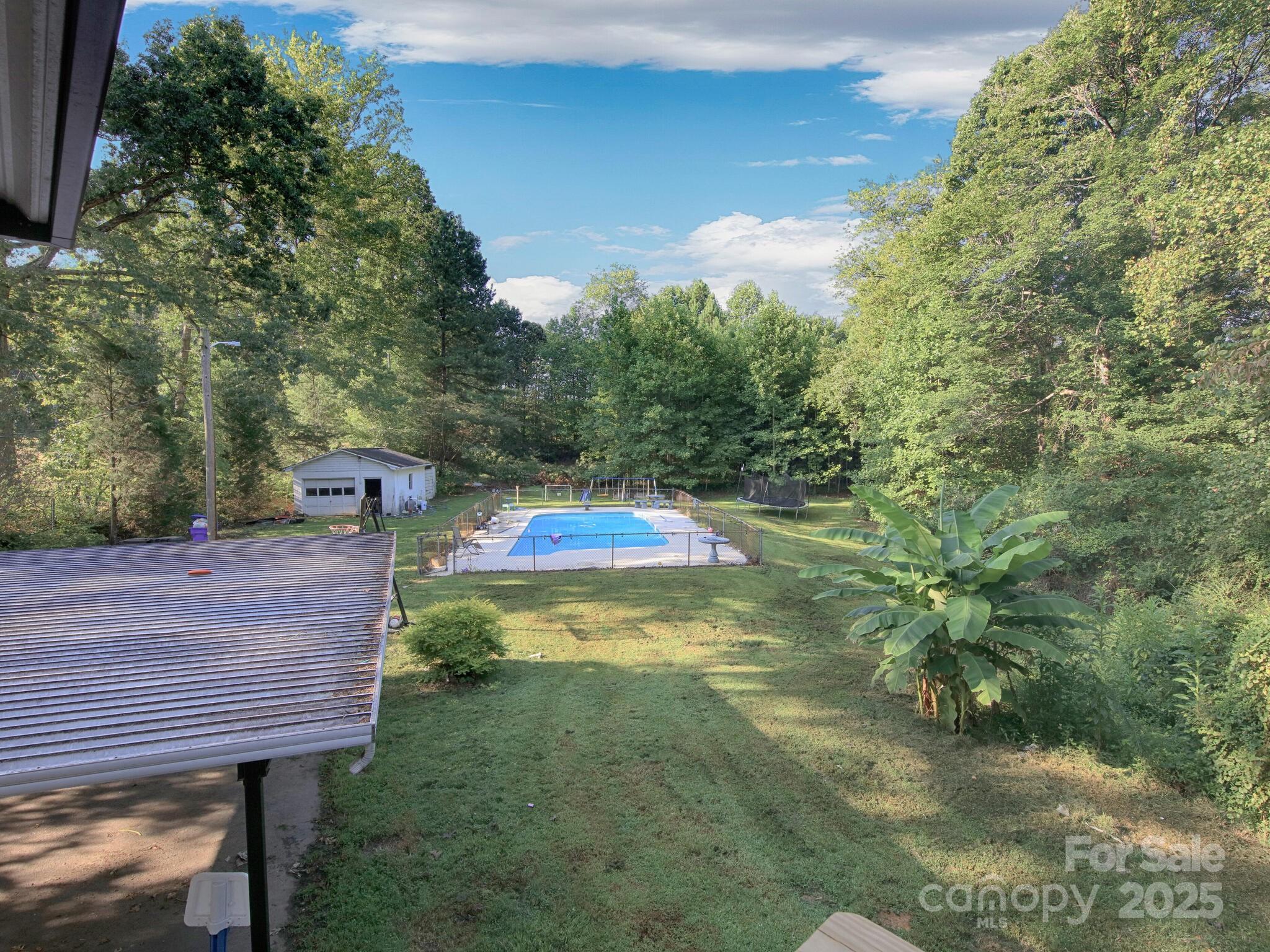 3119 Hickory Highway Property Photo 3