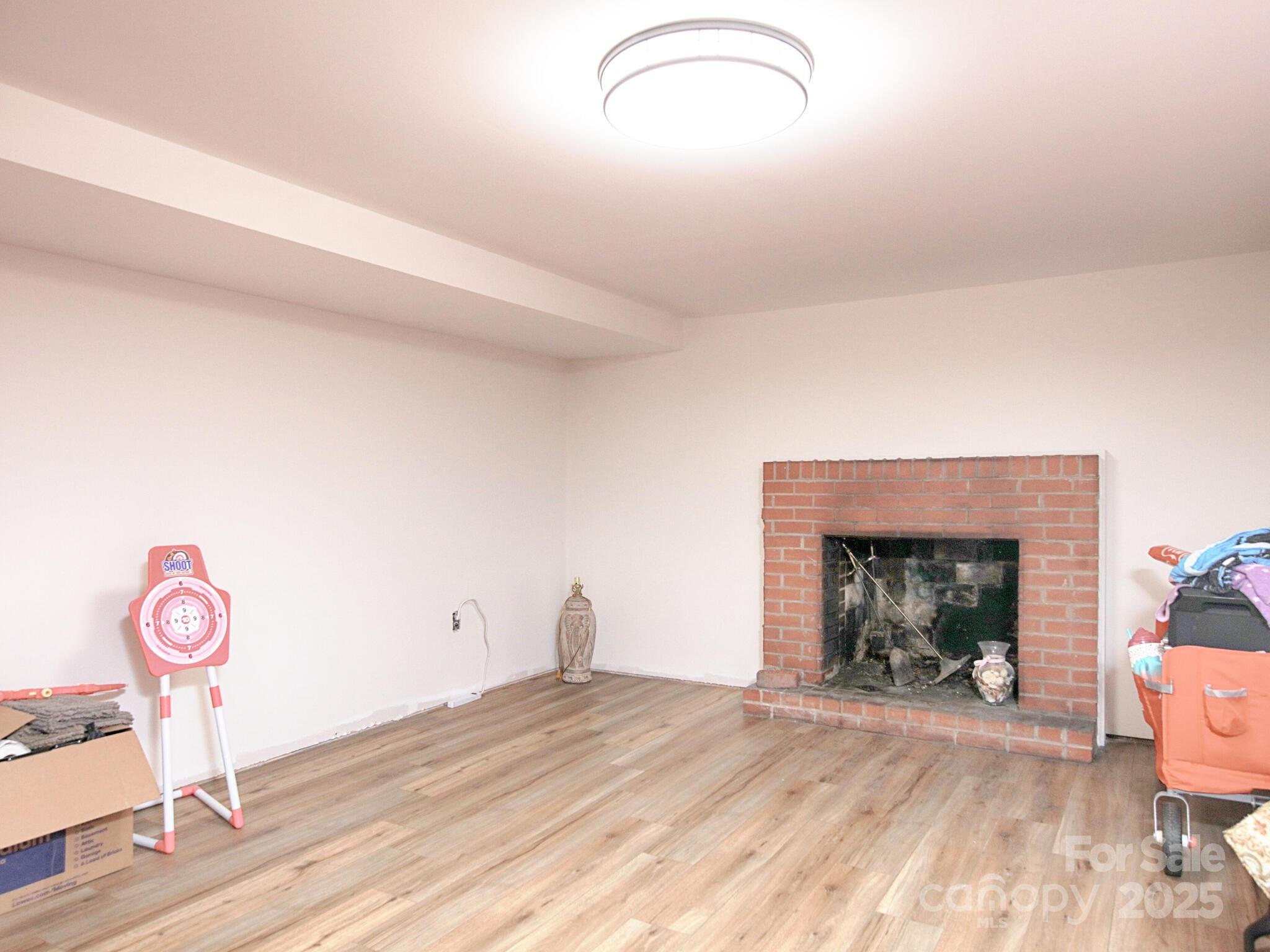 3119 Hickory Highway Property Photo 13