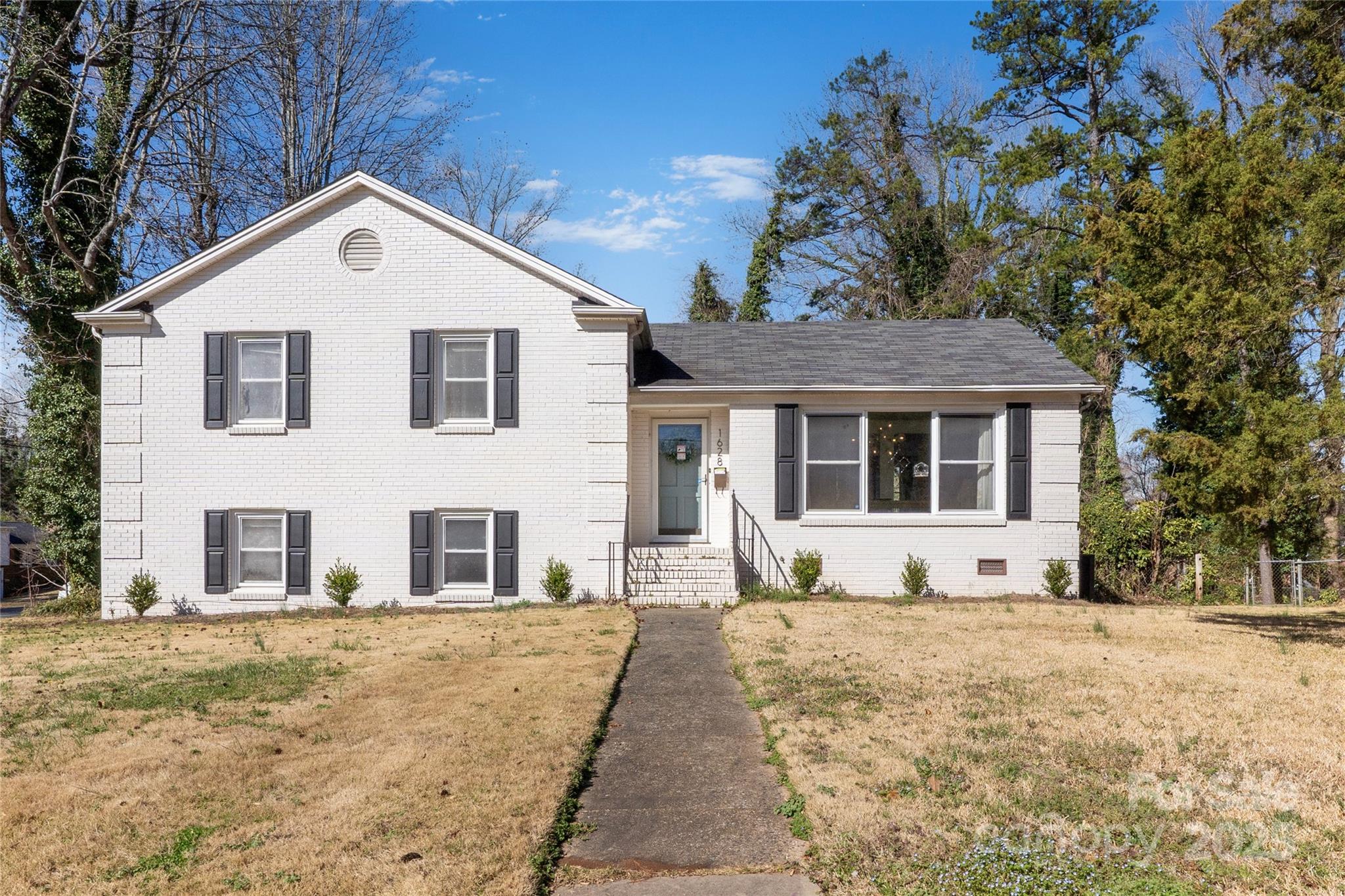 1628 Shannonhouse Drive Property Photo 1
