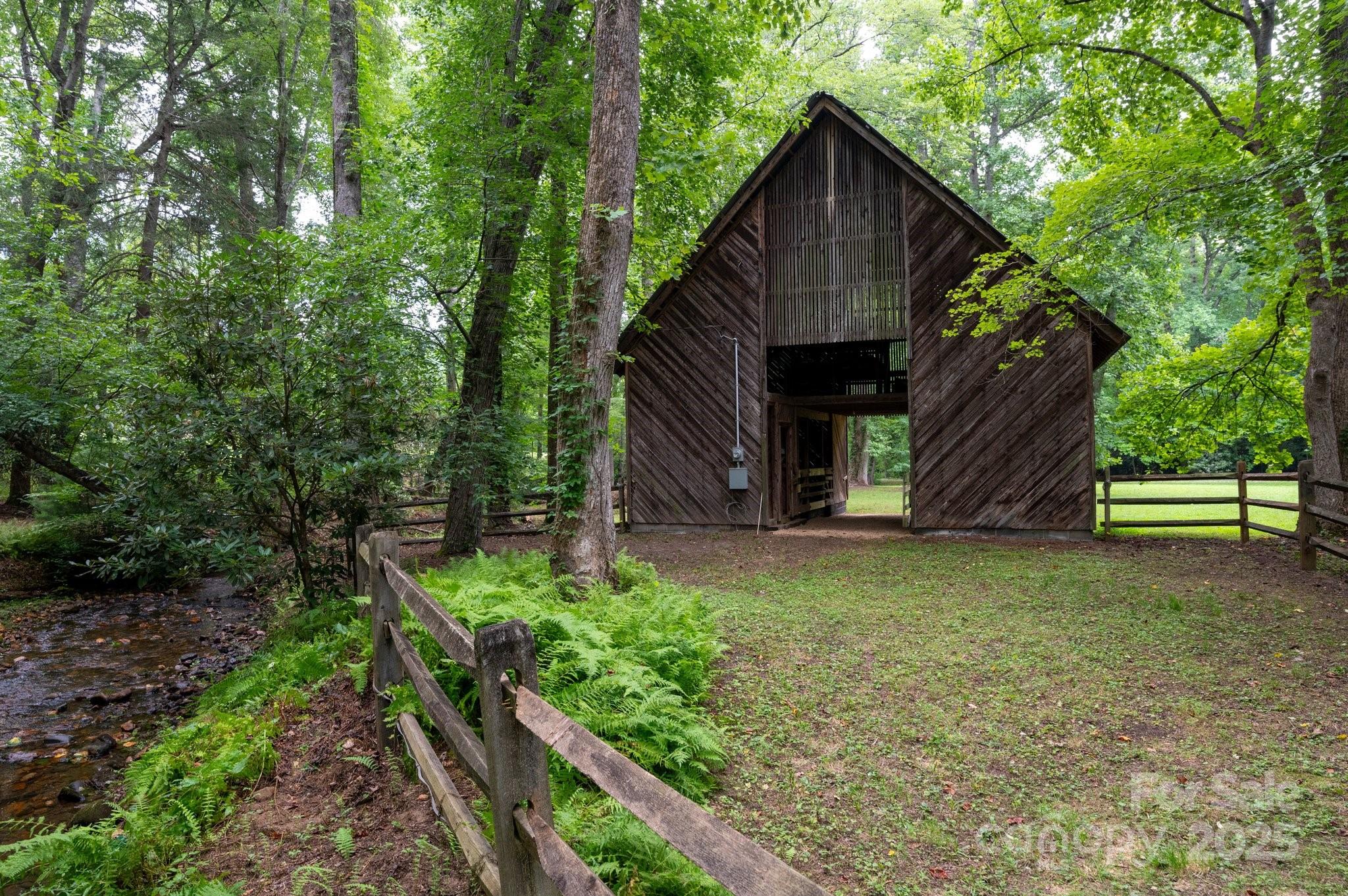 552 Avery Creek Property Photo 36