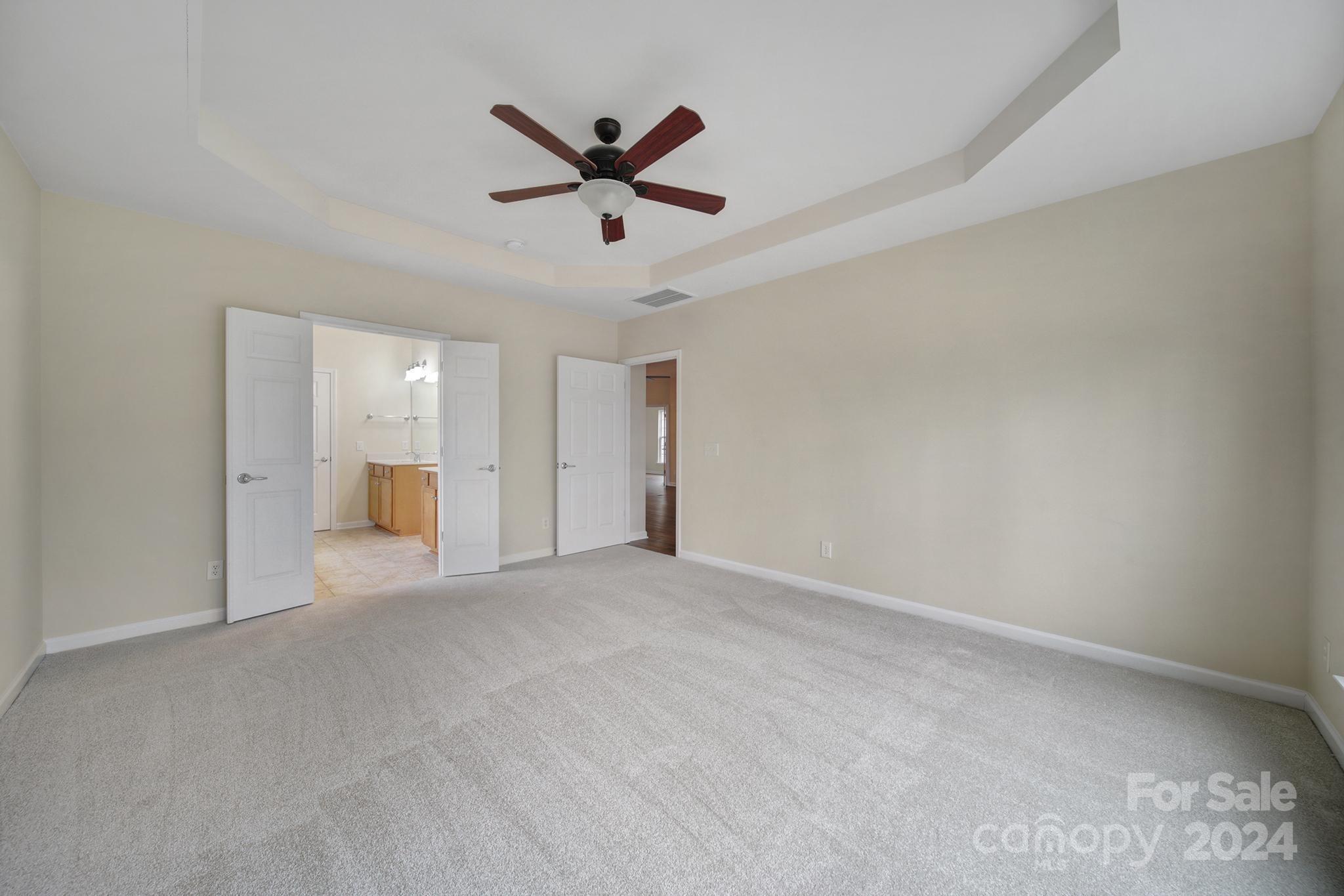 2105 Kennedy Drive Property Photo 12