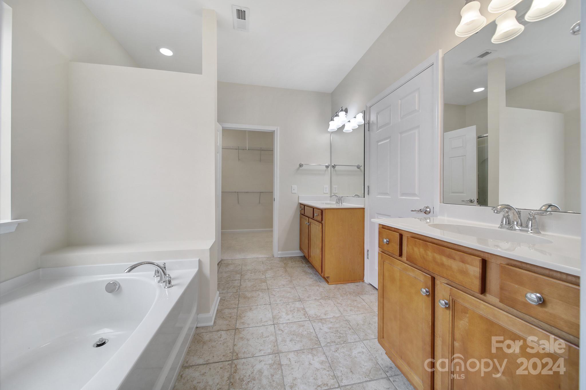 2105 Kennedy Drive Property Photo 13