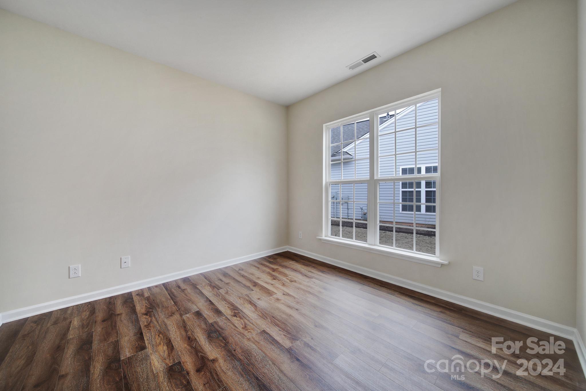2105 Kennedy Drive Property Photo 22