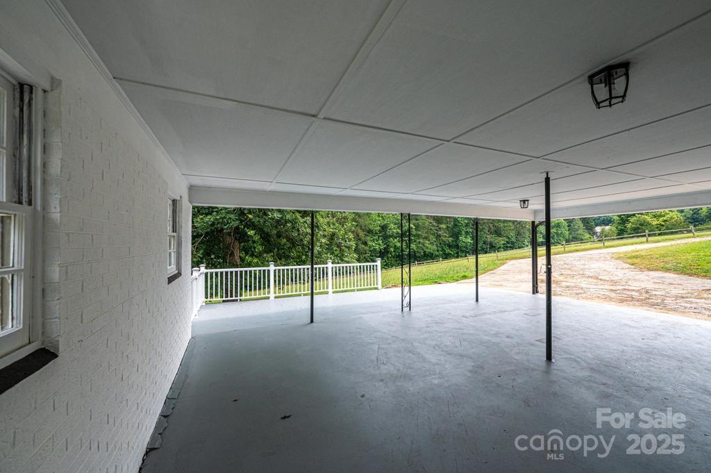 3398 Shamrock Heights Property Photo 24