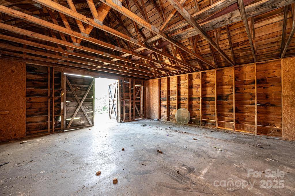 3398 Shamrock Heights Property Photo 33