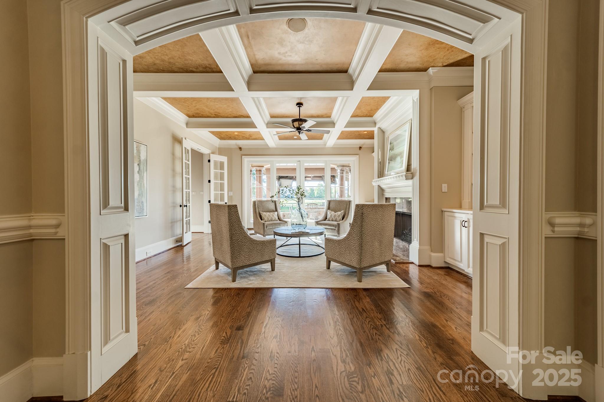300 Eagle Bend Drive Property Photo 19