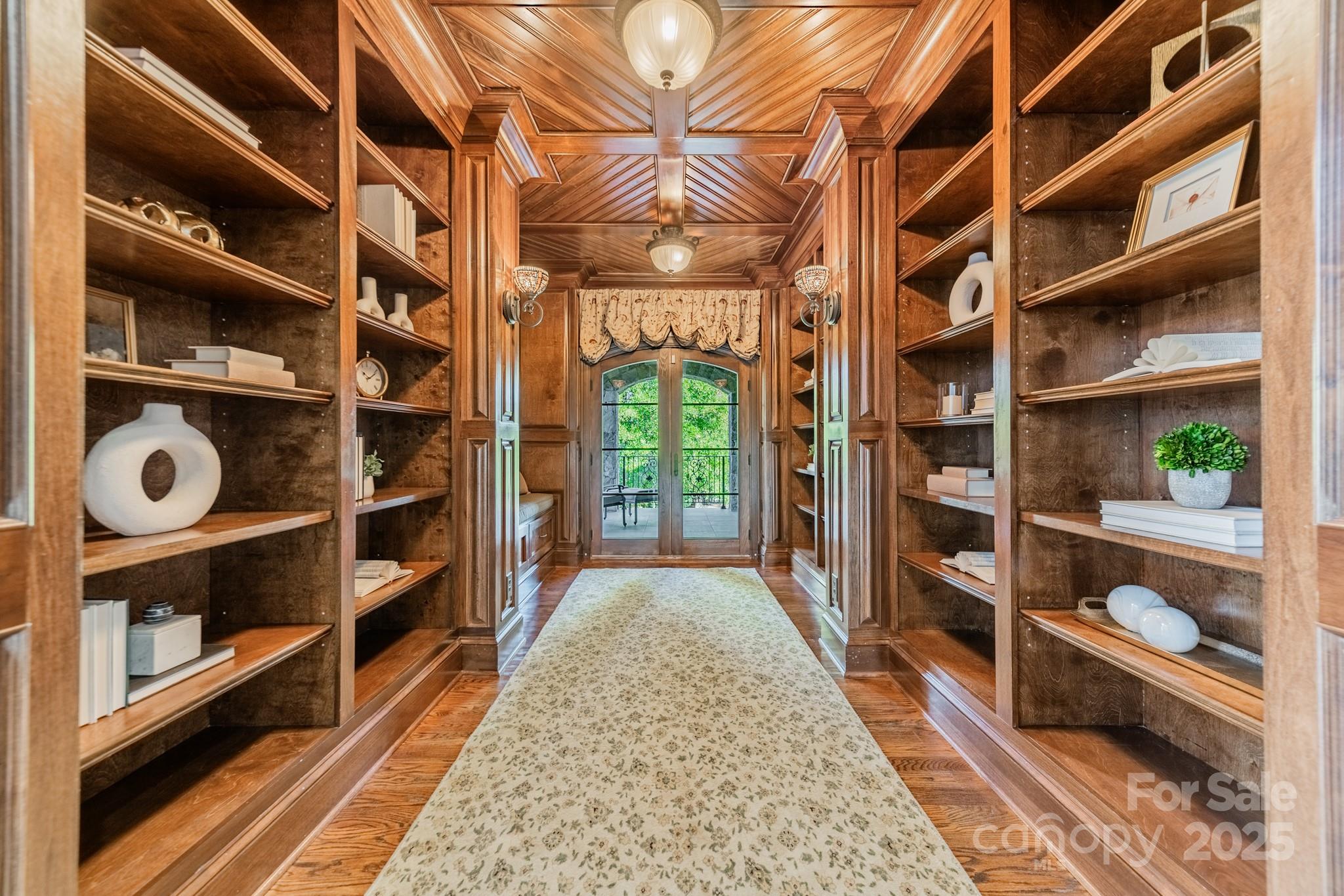 300 Eagle Bend Drive Property Photo 33