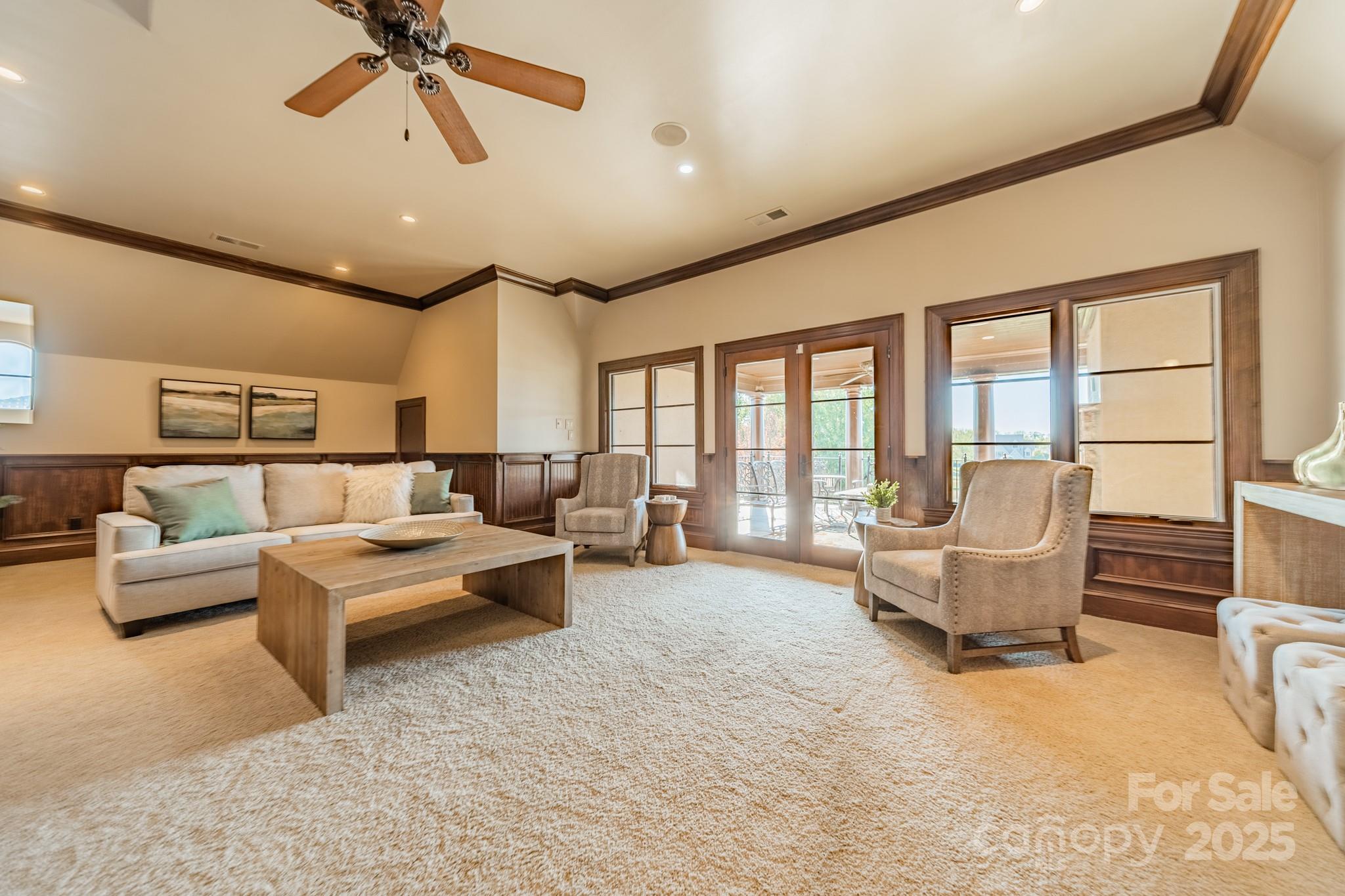 300 Eagle Bend Drive Property Photo 43
