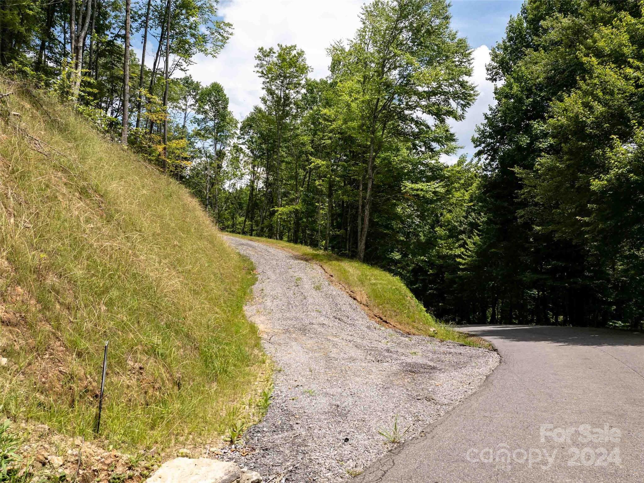 #32 Tapestry Trail Property Photo 1
