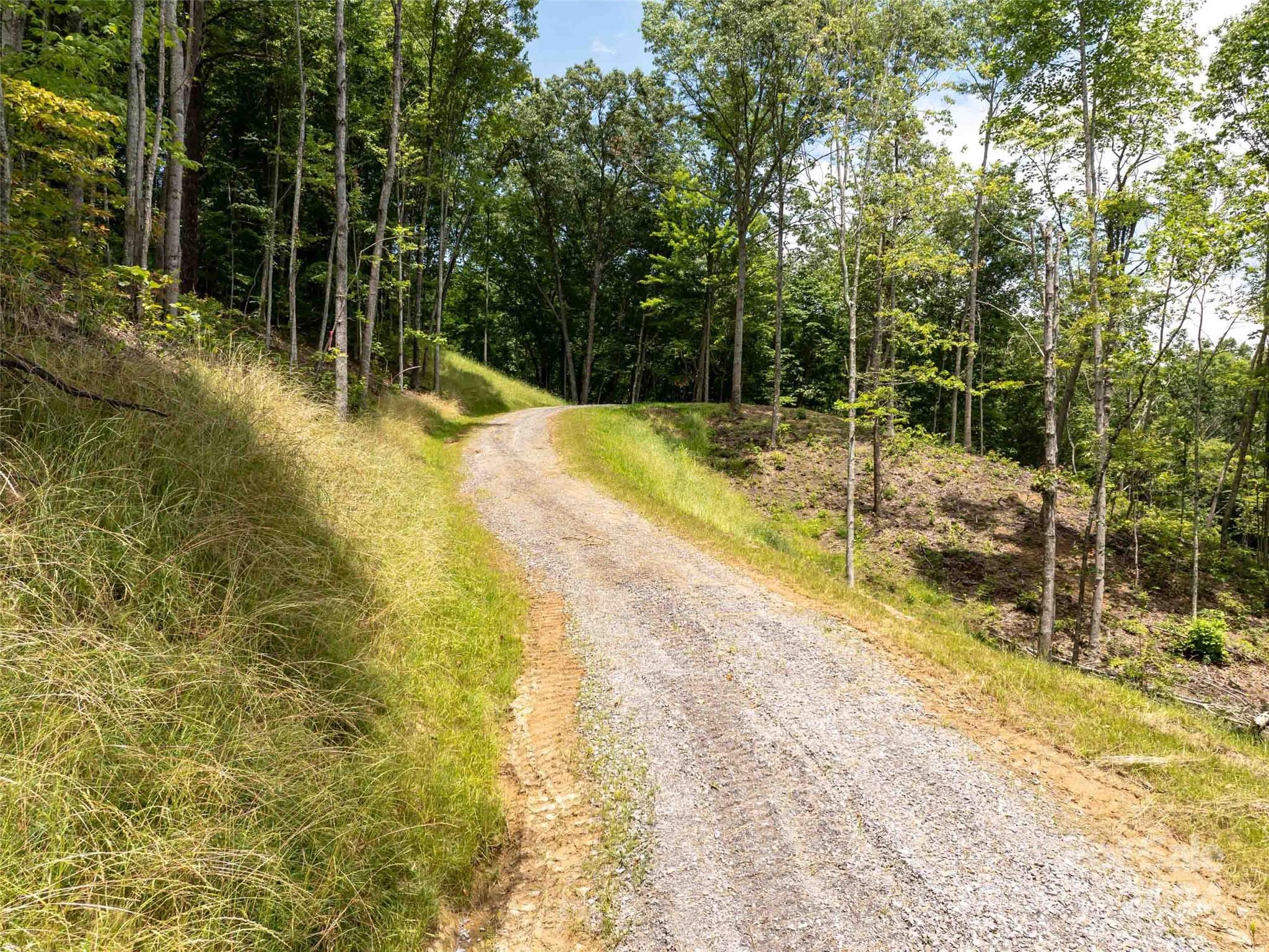#32 Tapestry Trail Property Photo 2
