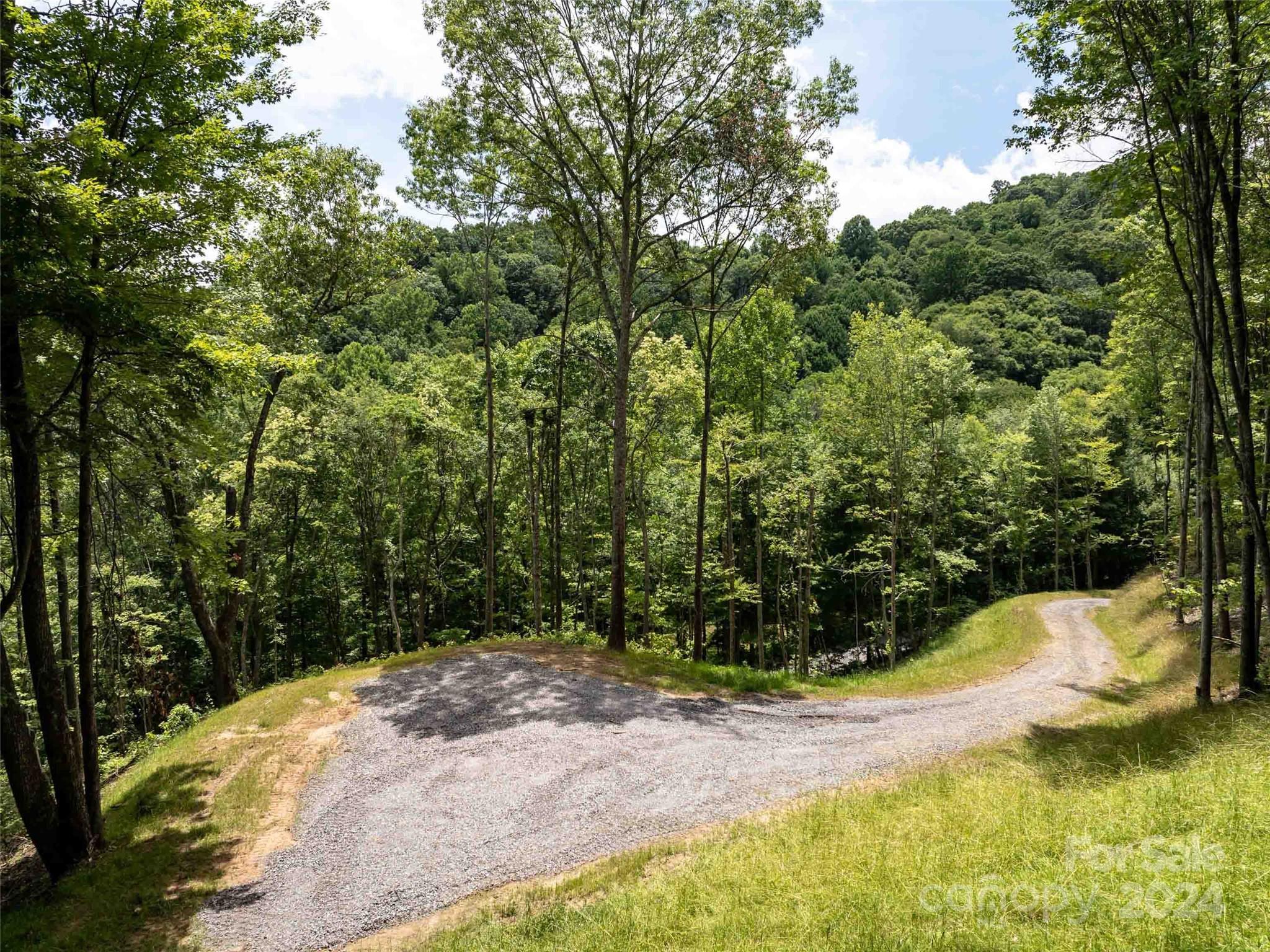 #32 Tapestry Trail Property Photo 3