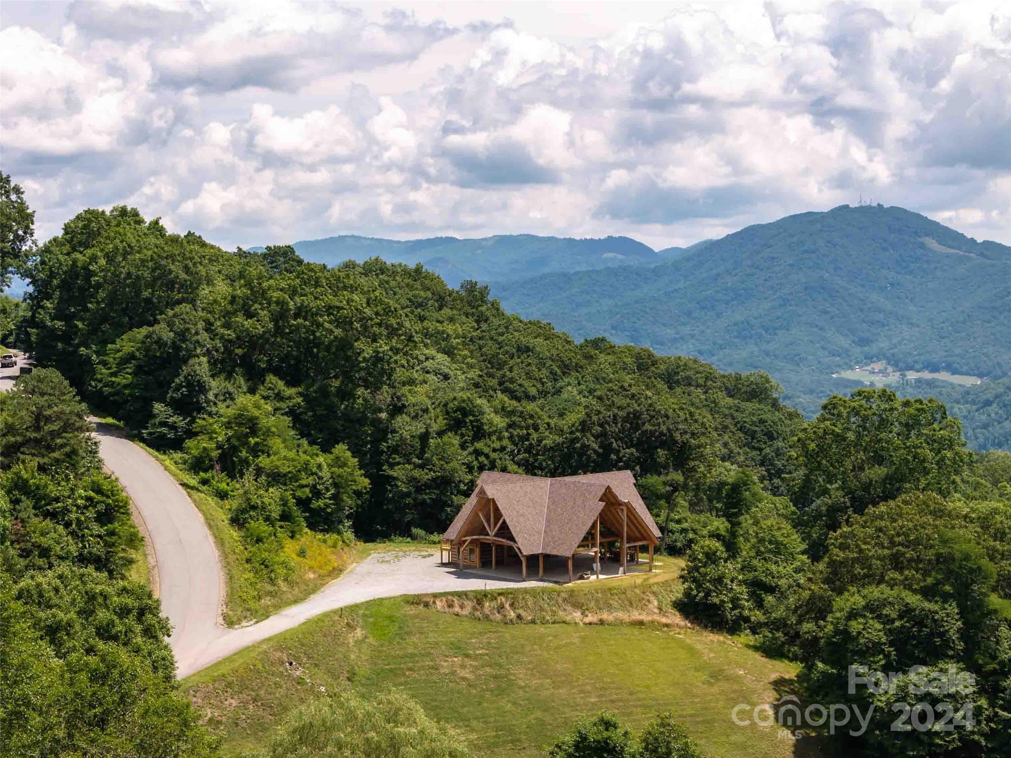 #32 Tapestry Trail Property Photo 18