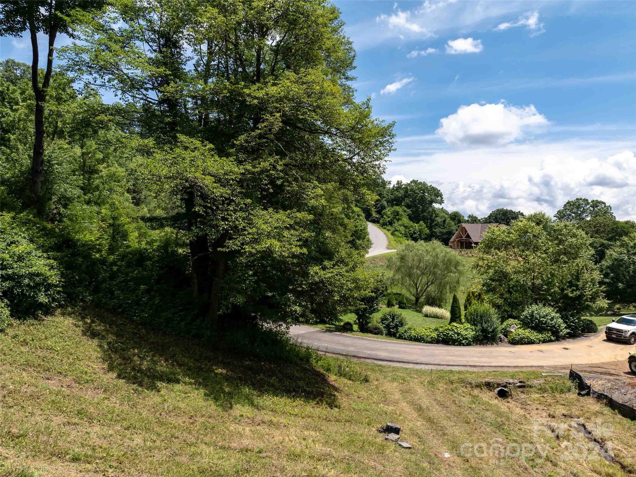 #39 Sleepy Hollow Drive Property Photo 5