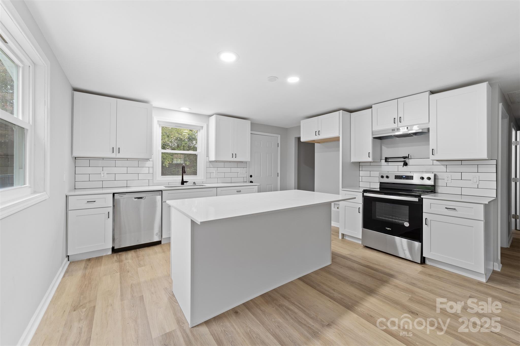 115 E Georgia Avenue Property Photo 1