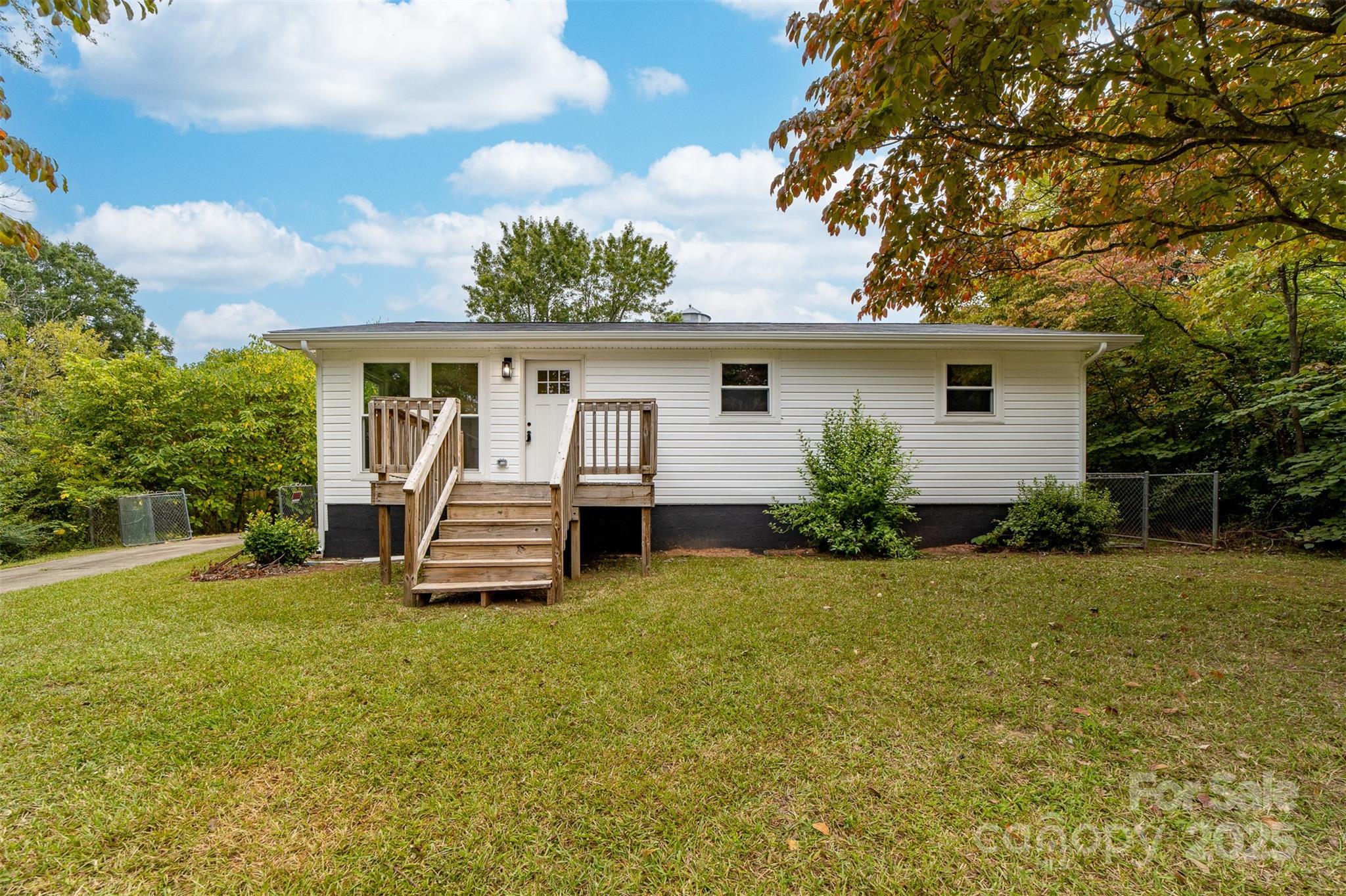 115 E Georgia Avenue Property Photo 2