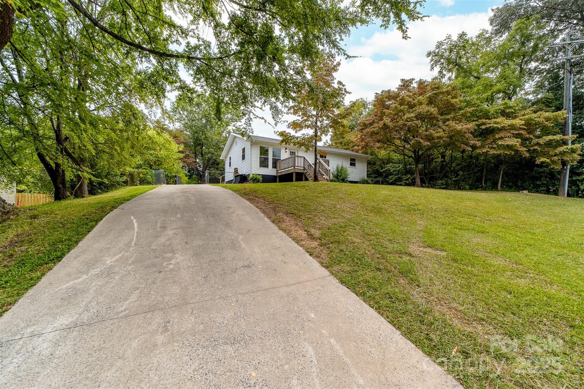 115 E Georgia Avenue Property Photo 5
