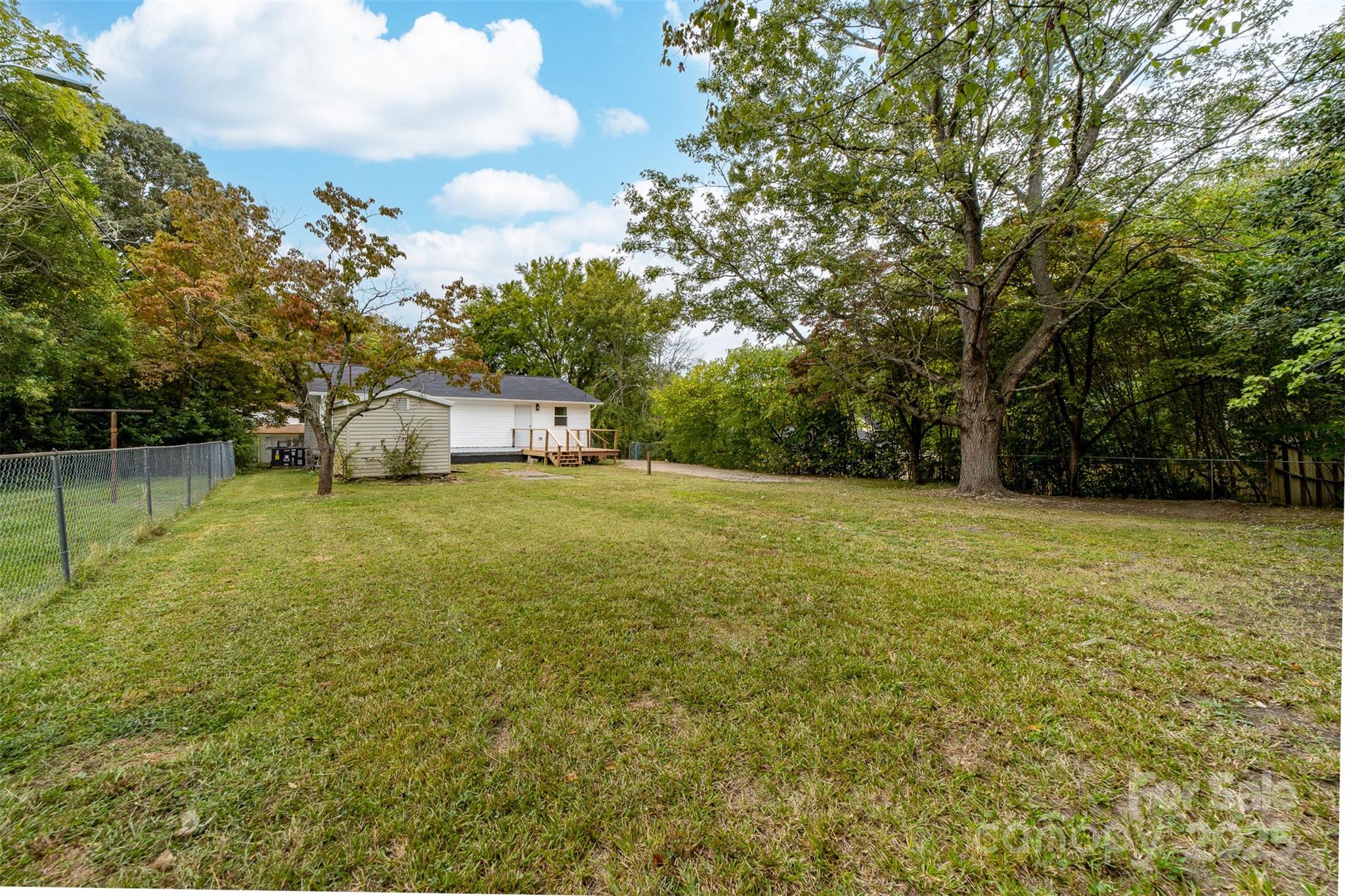 115 E Georgia Avenue Property Photo 9