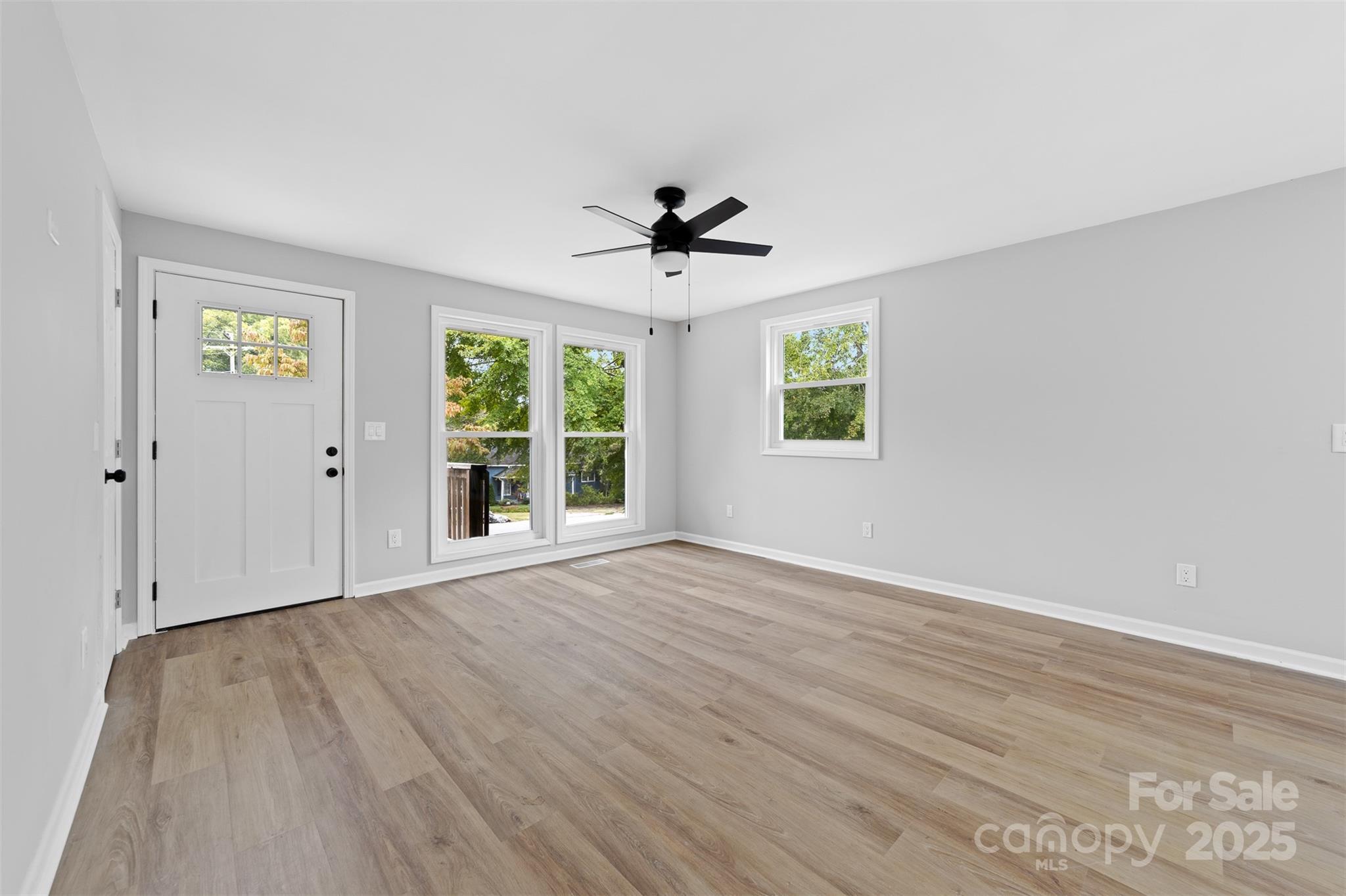 115 E Georgia Avenue Property Photo 15
