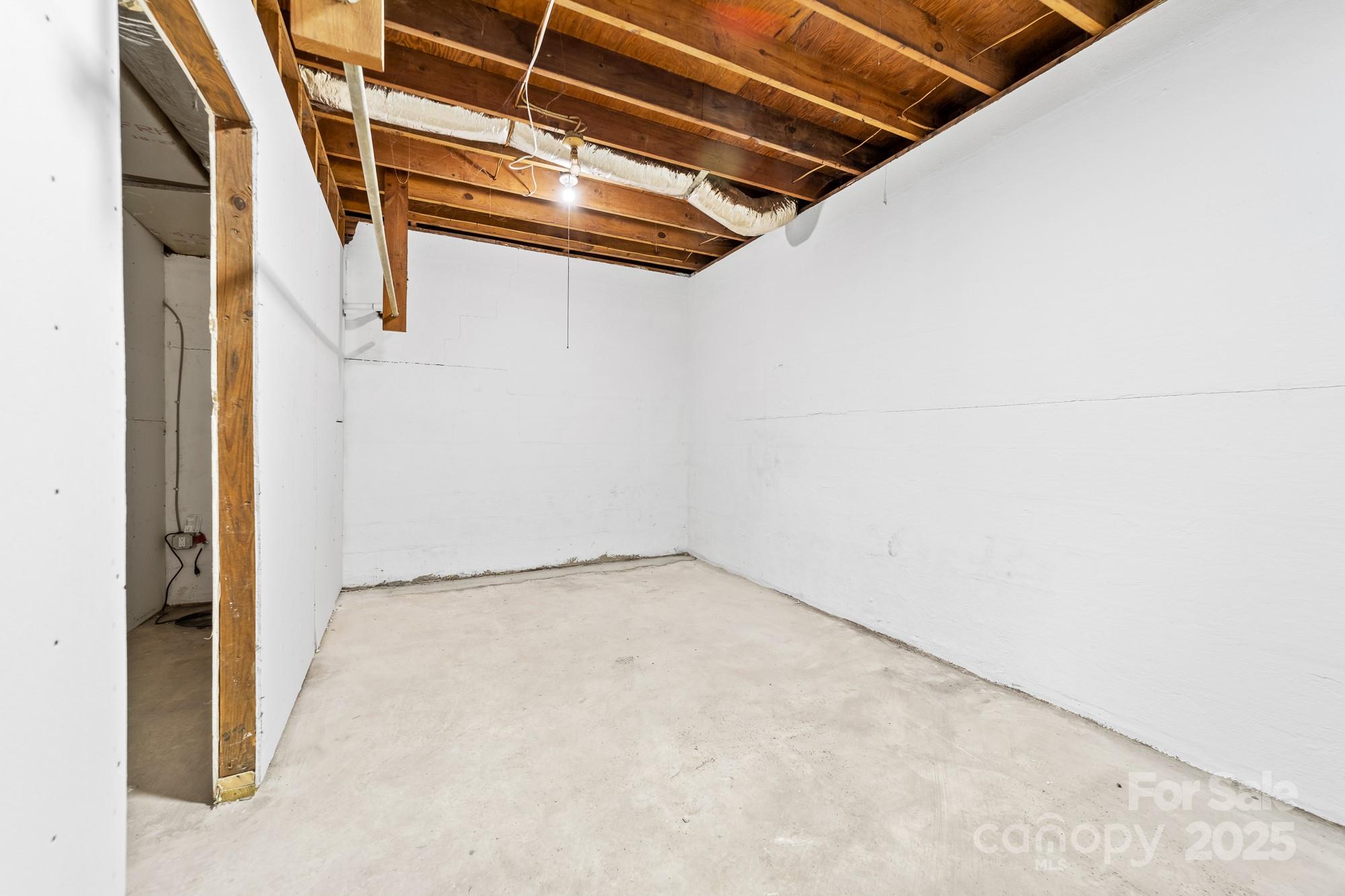 115 E Georgia Avenue Property Photo 27