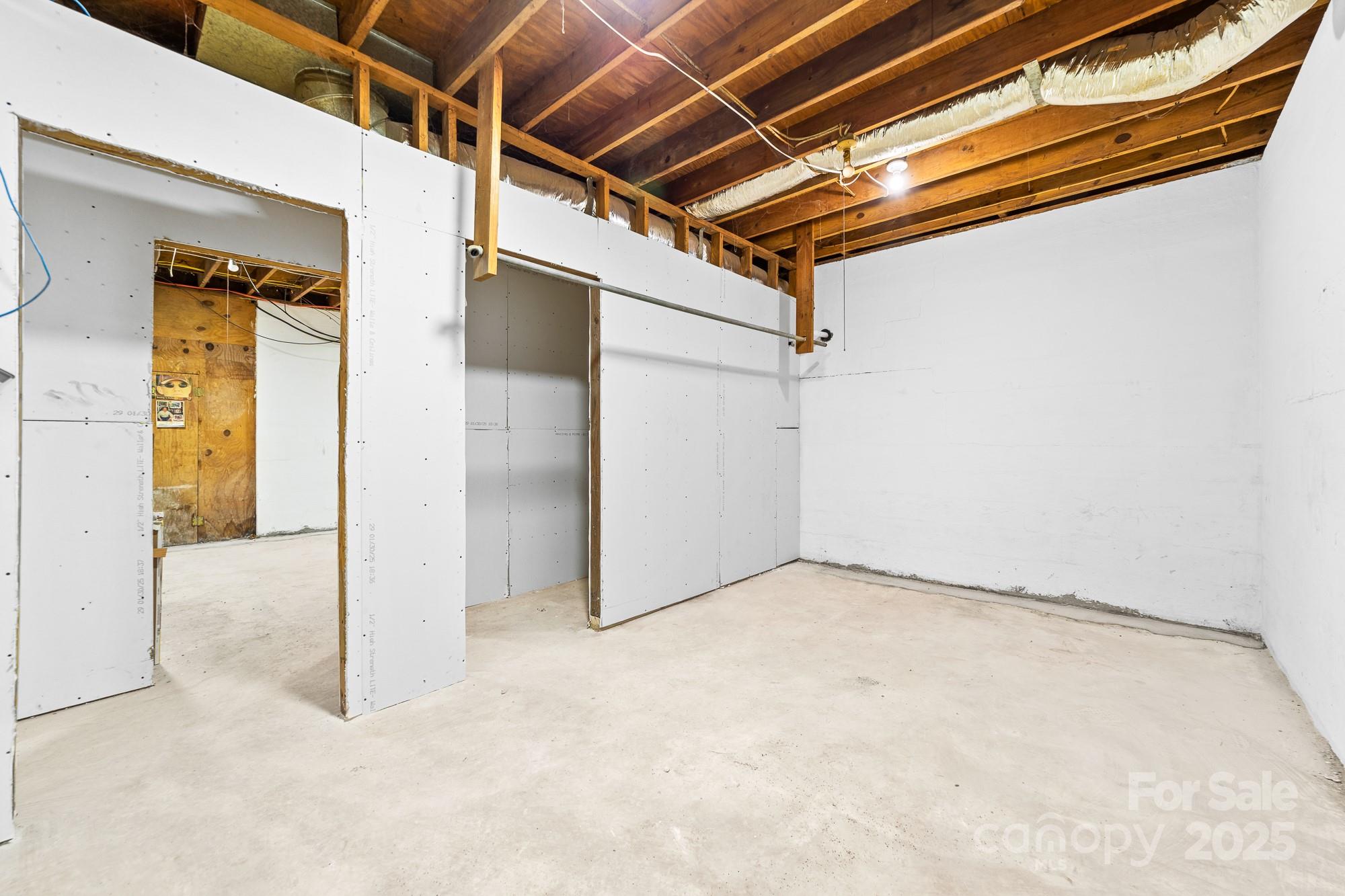 115 E Georgia Avenue Property Photo 28