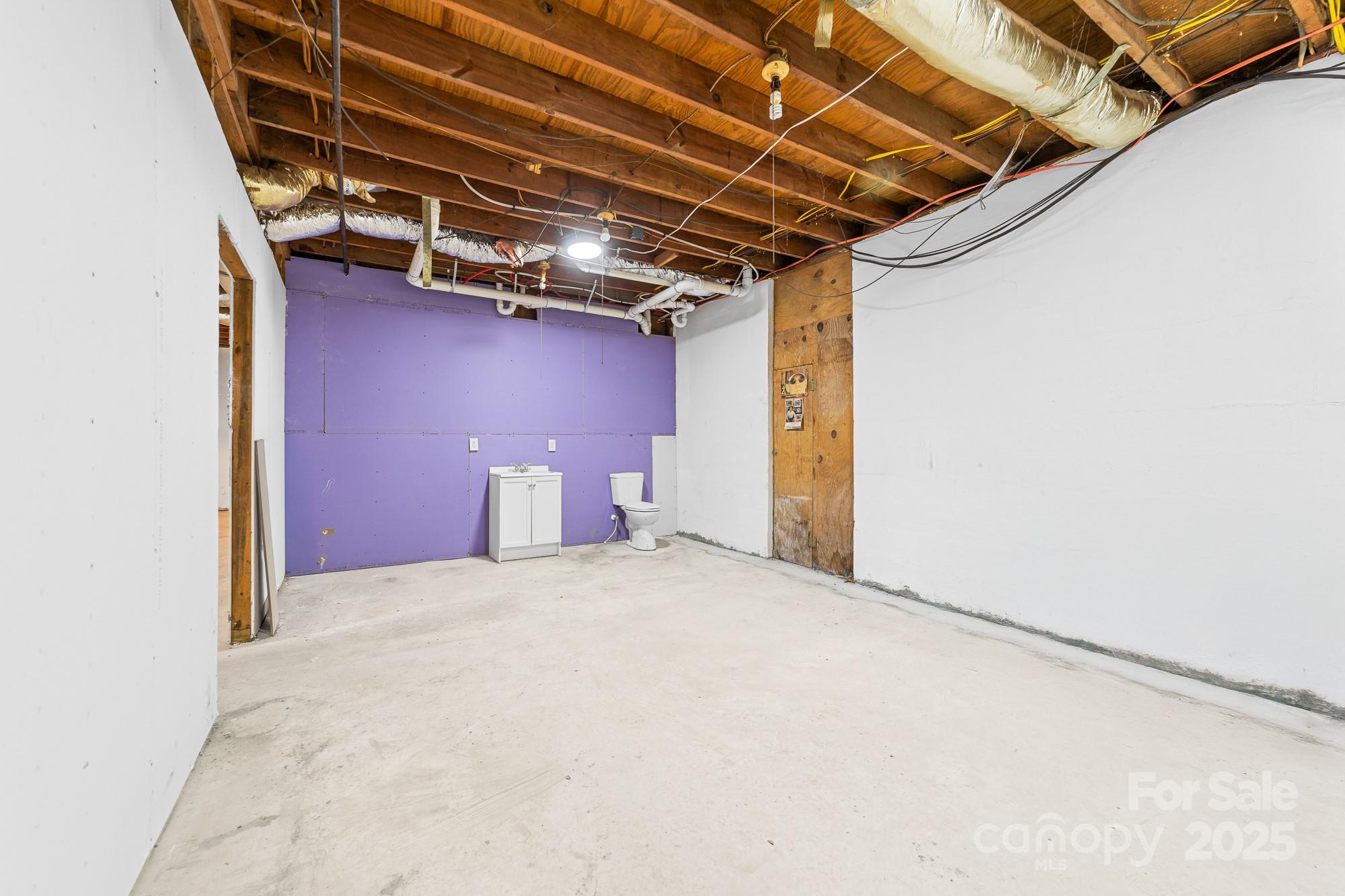 115 E Georgia Avenue Property Photo 29