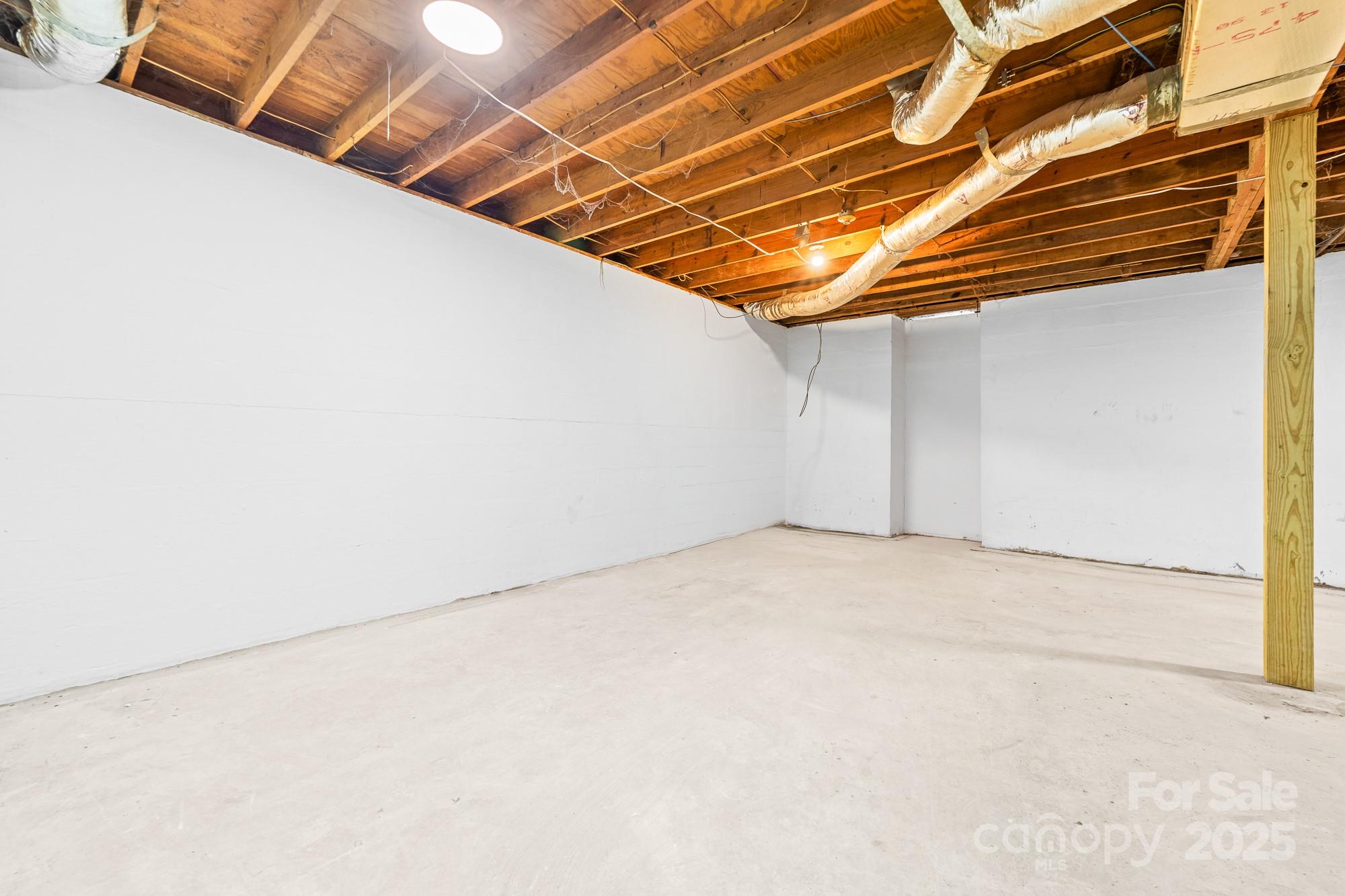 115 E Georgia Avenue Property Photo 32
