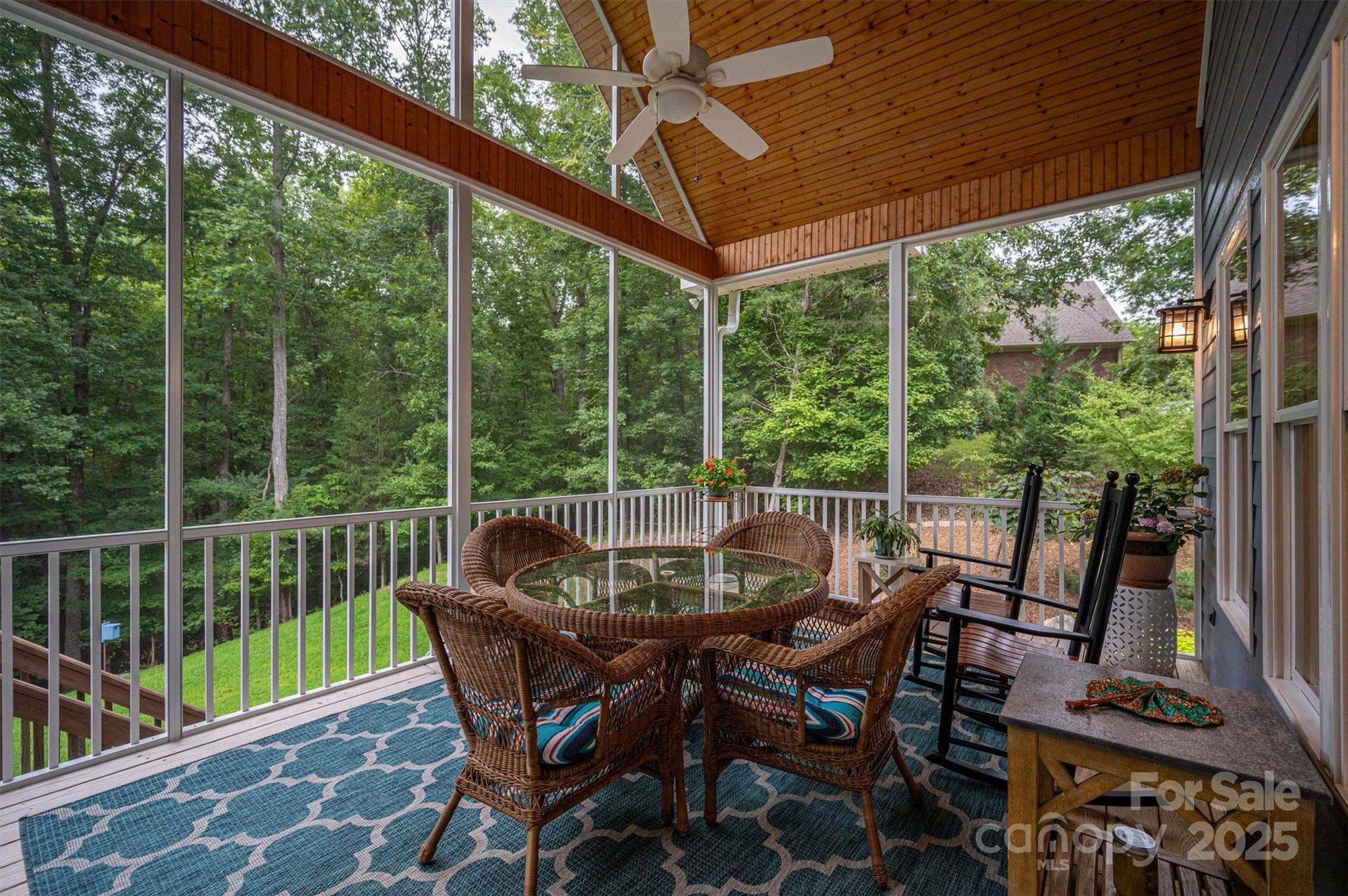 2593 Cozy Cove Drive Property Photo 19