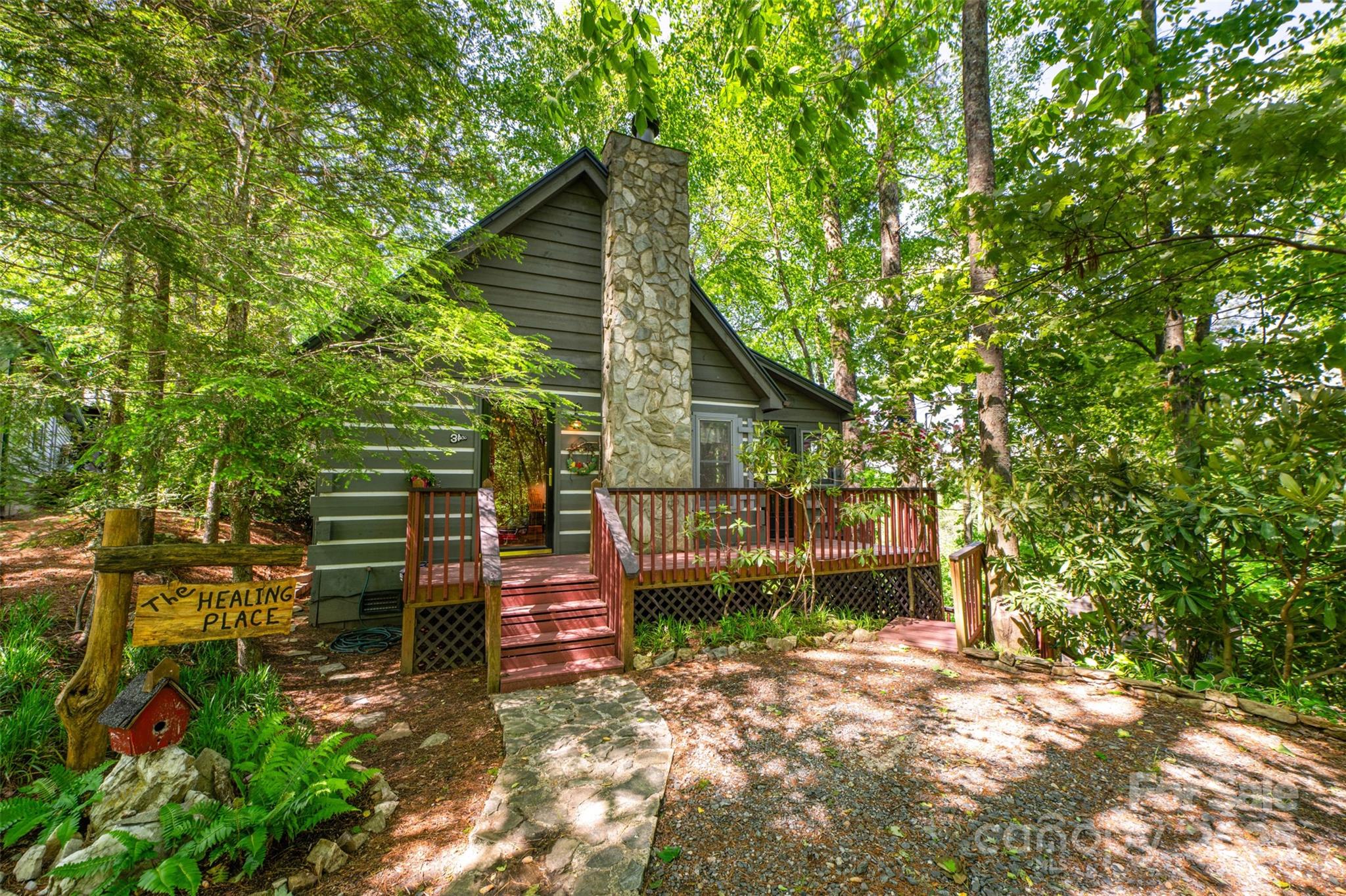 348 Laurelwood Lane Property Photo 1