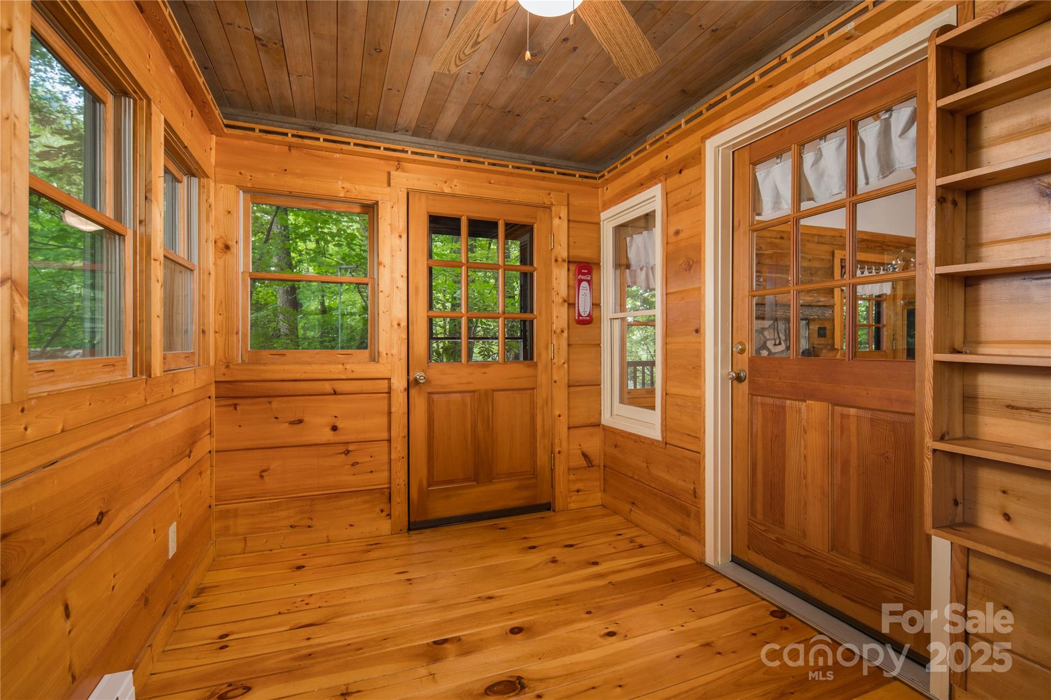348 Laurelwood Lane Property Photo 12