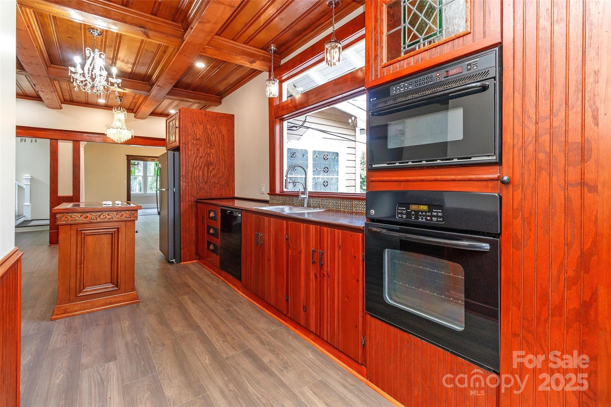 903 W Franklin Street Property Photo 16
