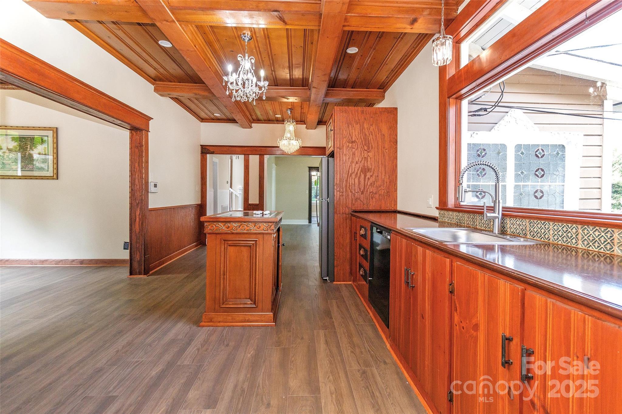 903 W Franklin Street Property Photo 17
