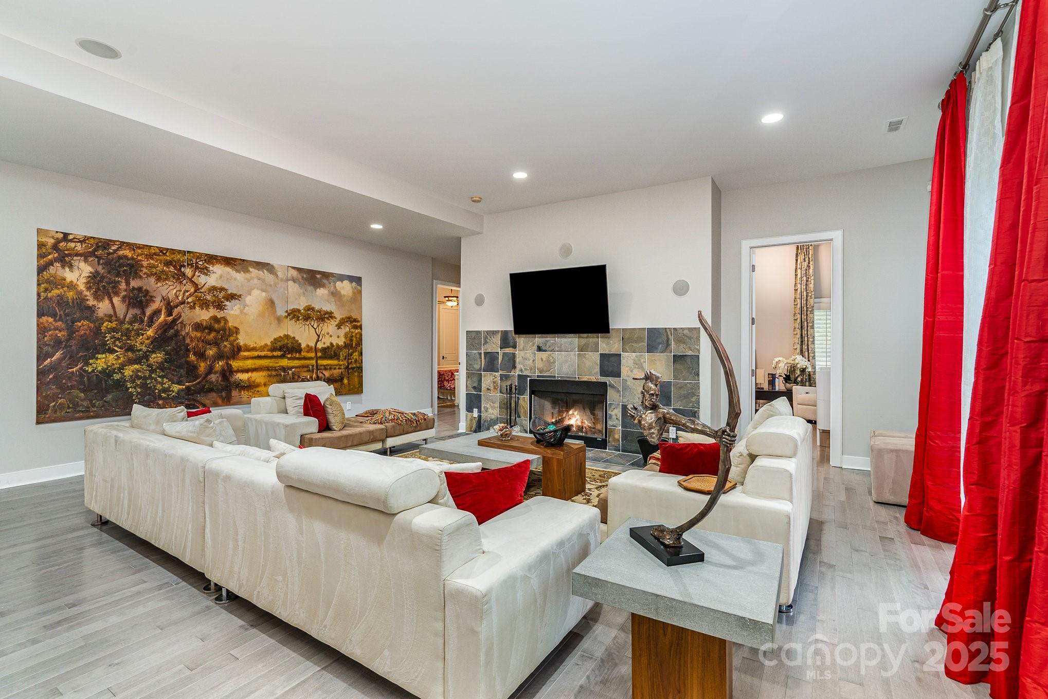 3020 Poplar Hill Road Property Photo 1
