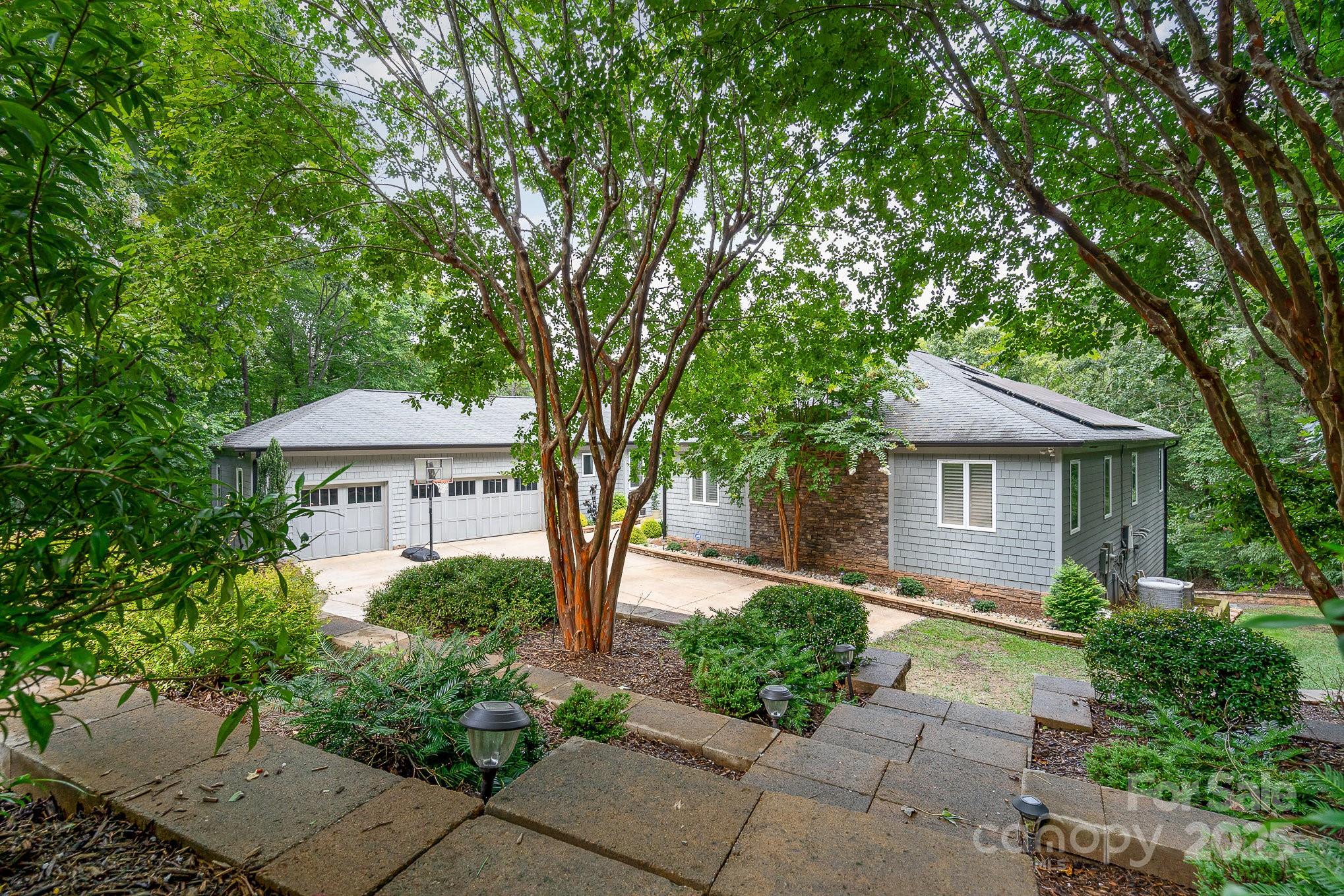 3020 Poplar Hill Road Property Photo 4