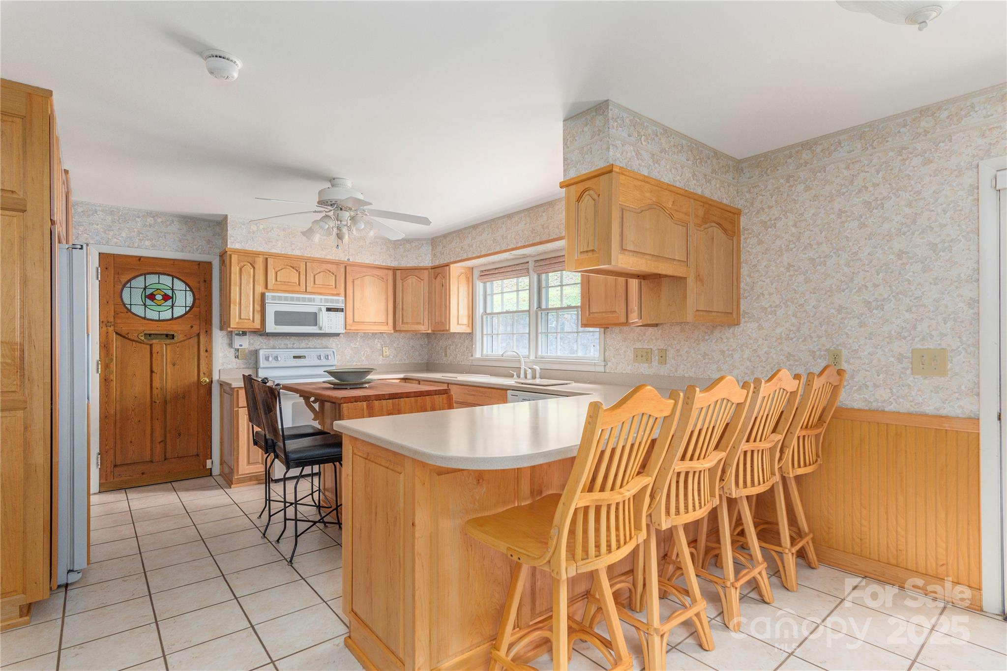568 Country Club Drive Property Photo 12