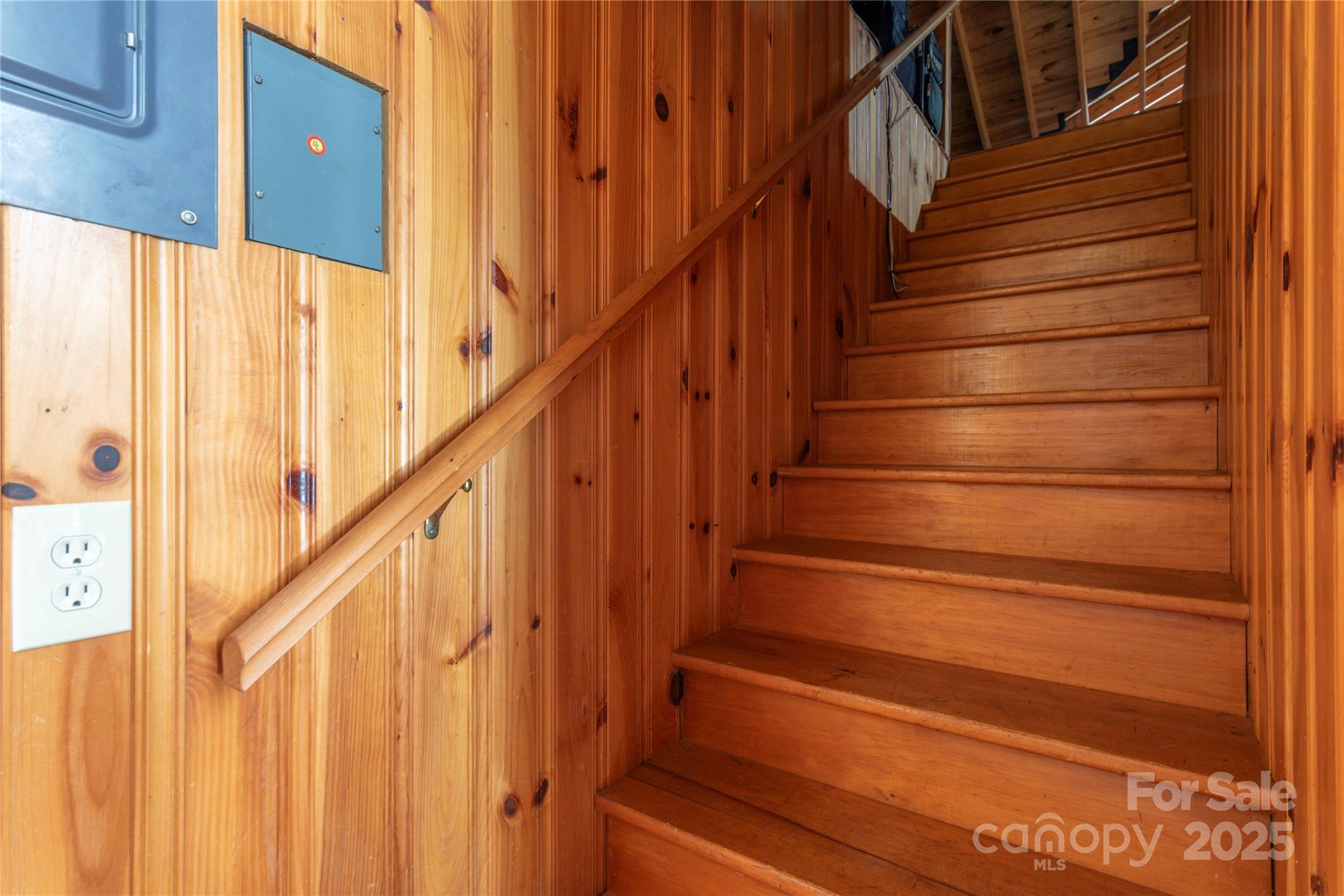 568 Country Club Drive Property Photo 18
