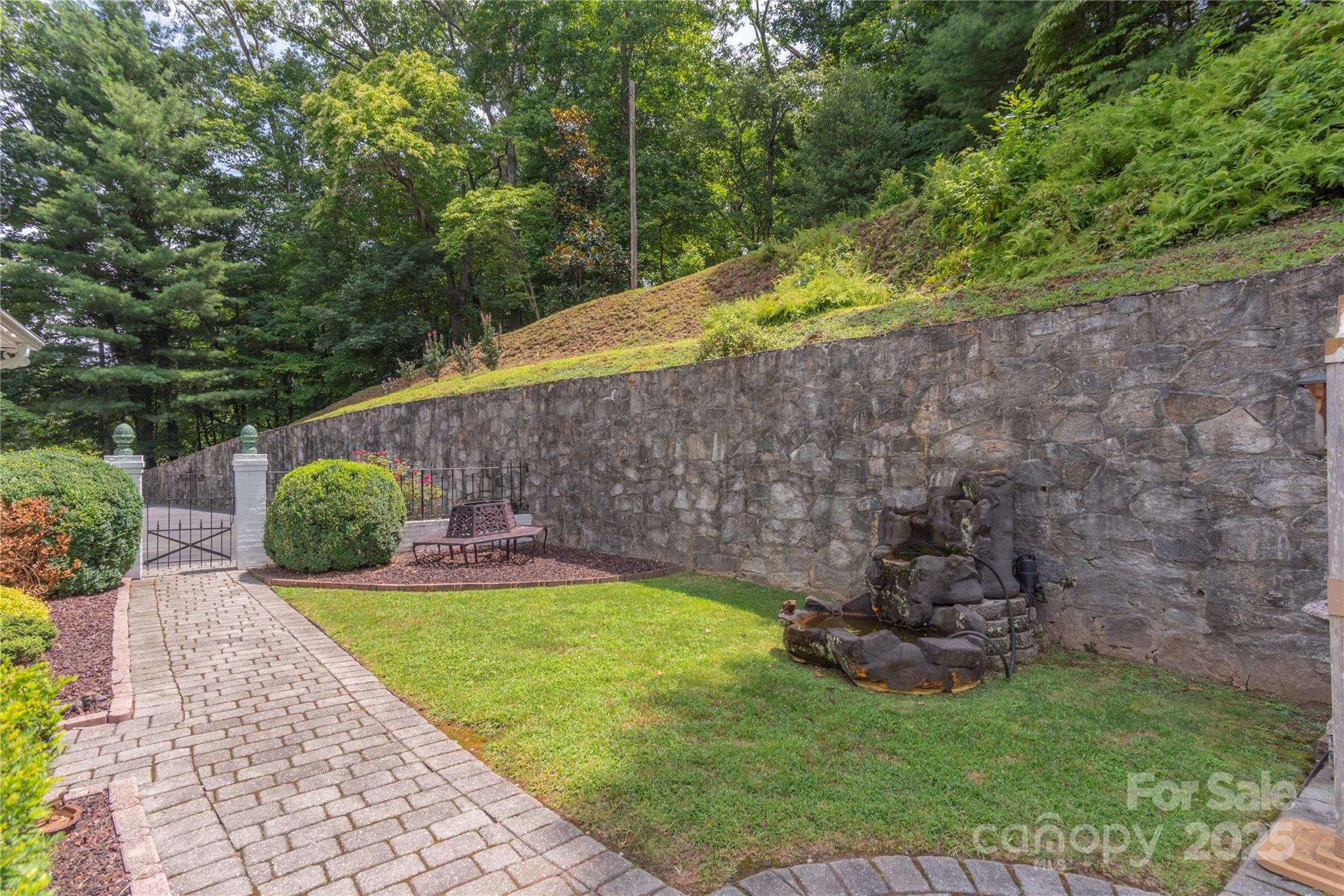 568 Country Club Drive Property Photo 27