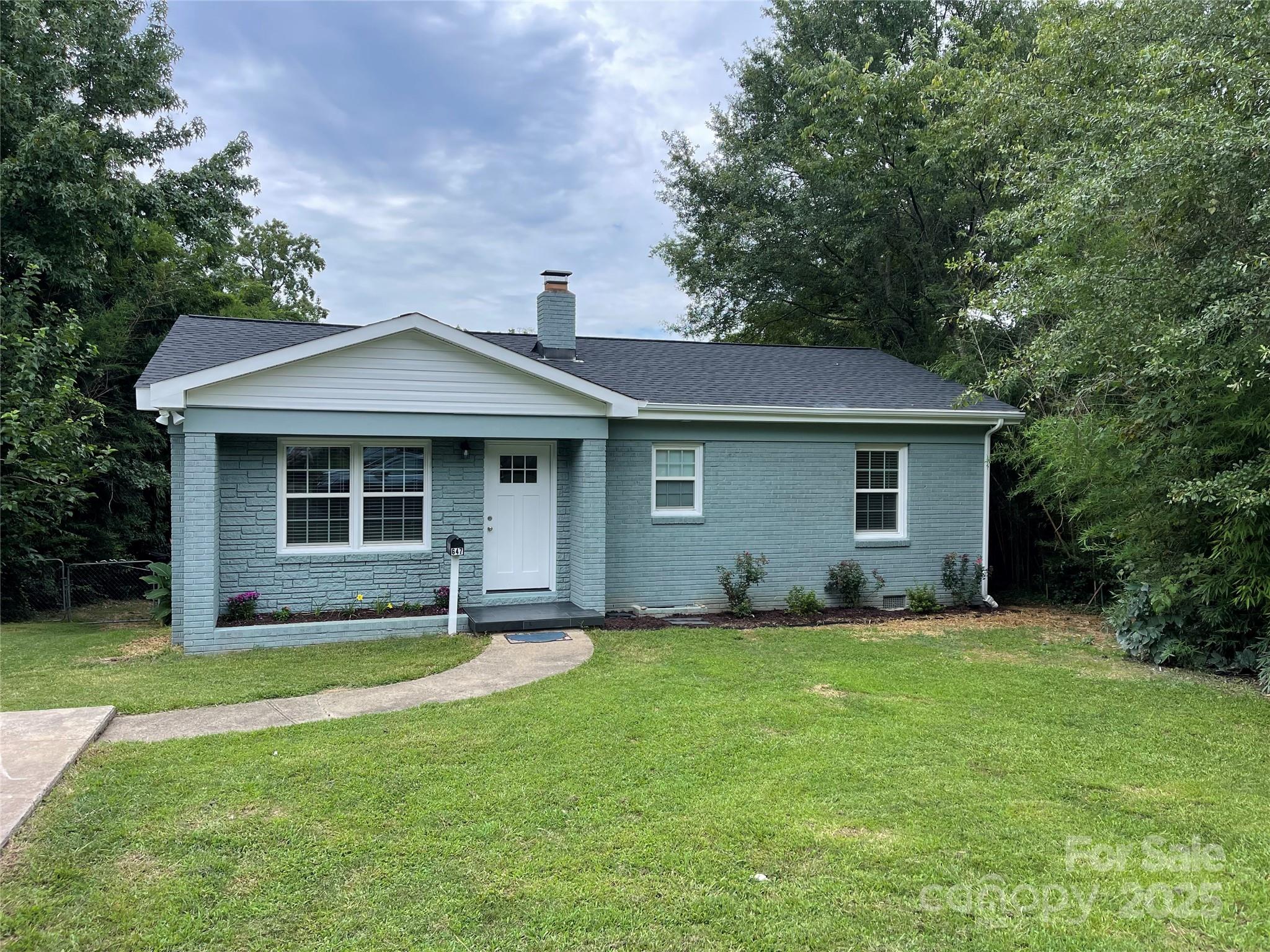 647 Reeves Court Property Photo