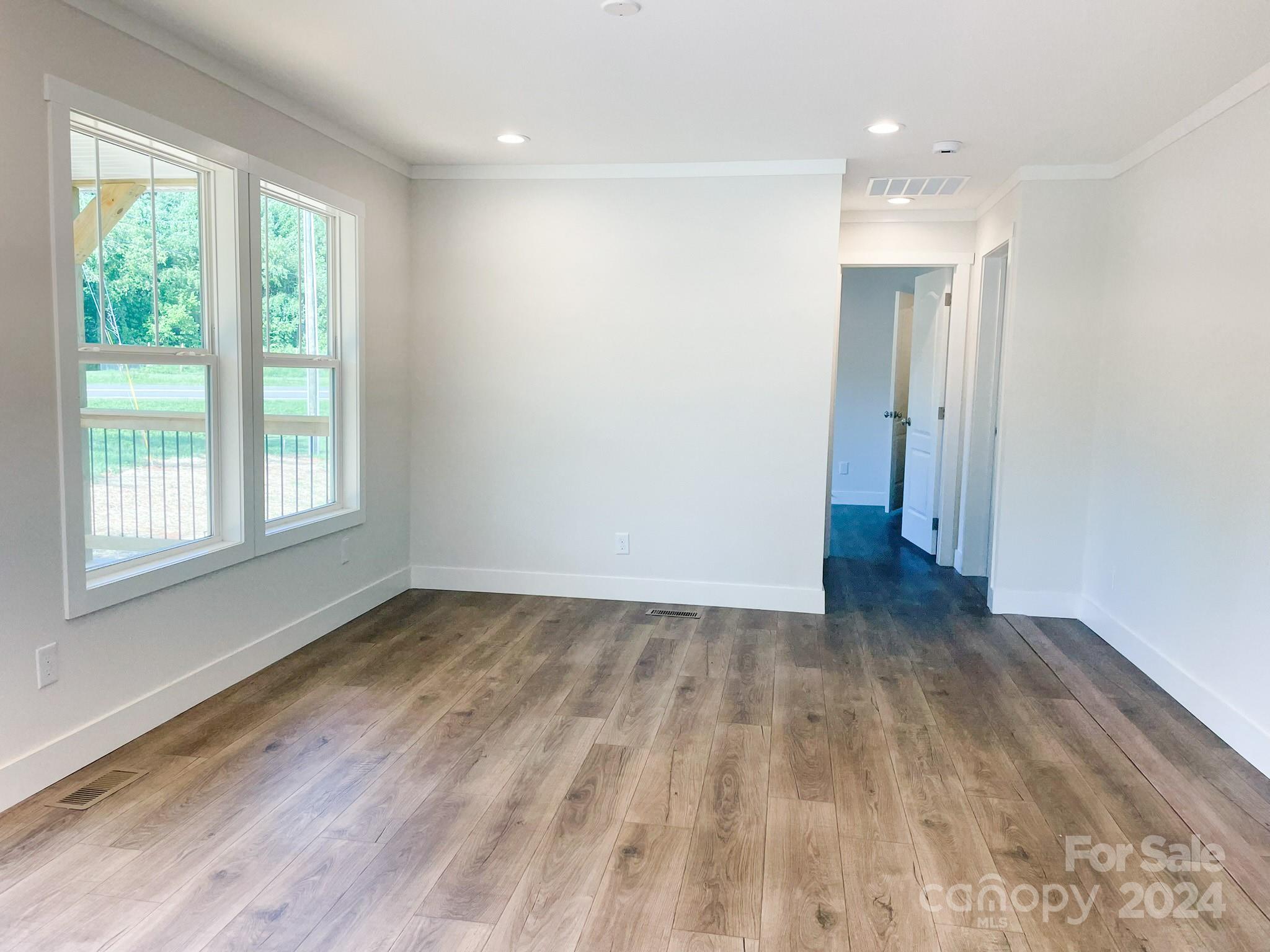 1627 Amherst Road Property Photo 4