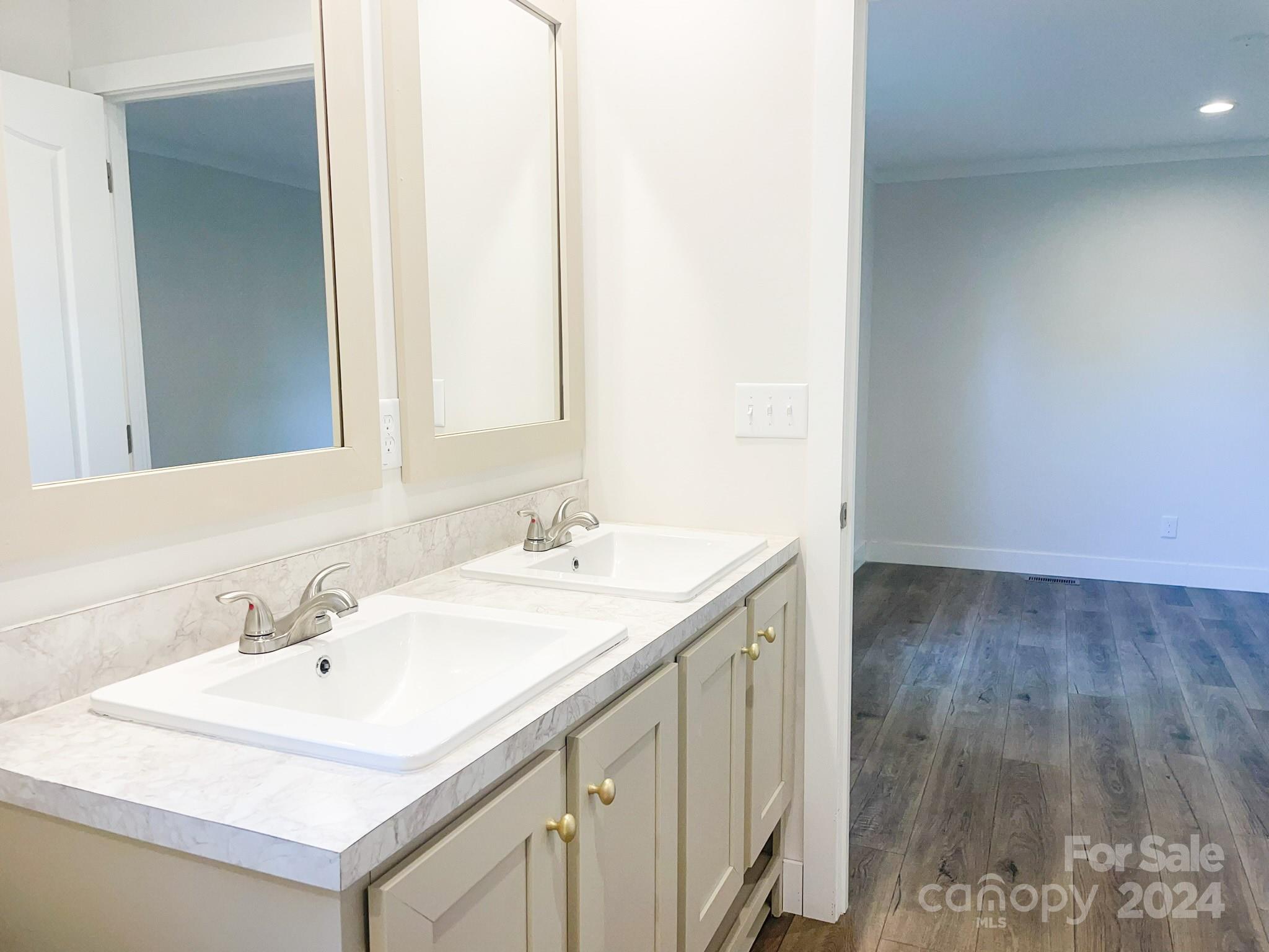 1627 Amherst Road Property Photo 17