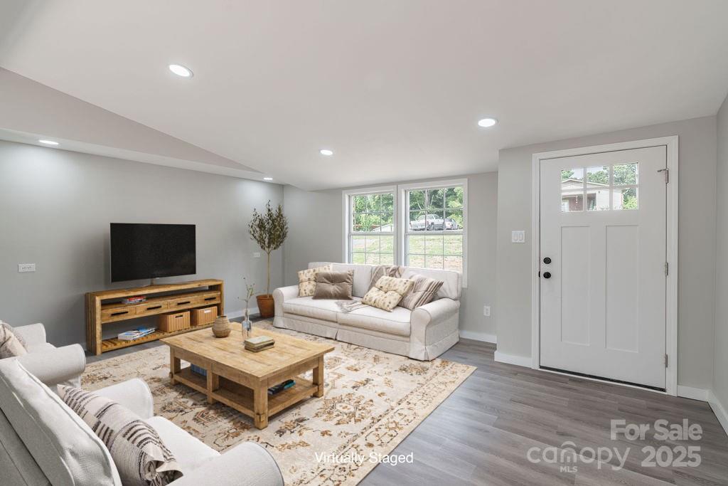 55 Shannon Park Circle Property Photo 3