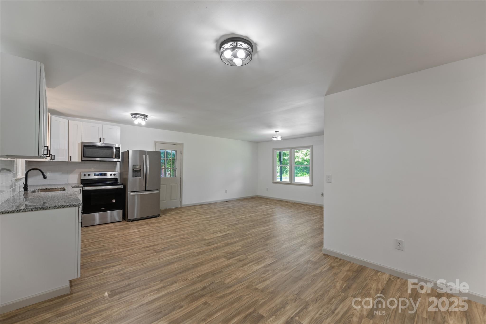 2366 Gingercake Court Property Photo 8