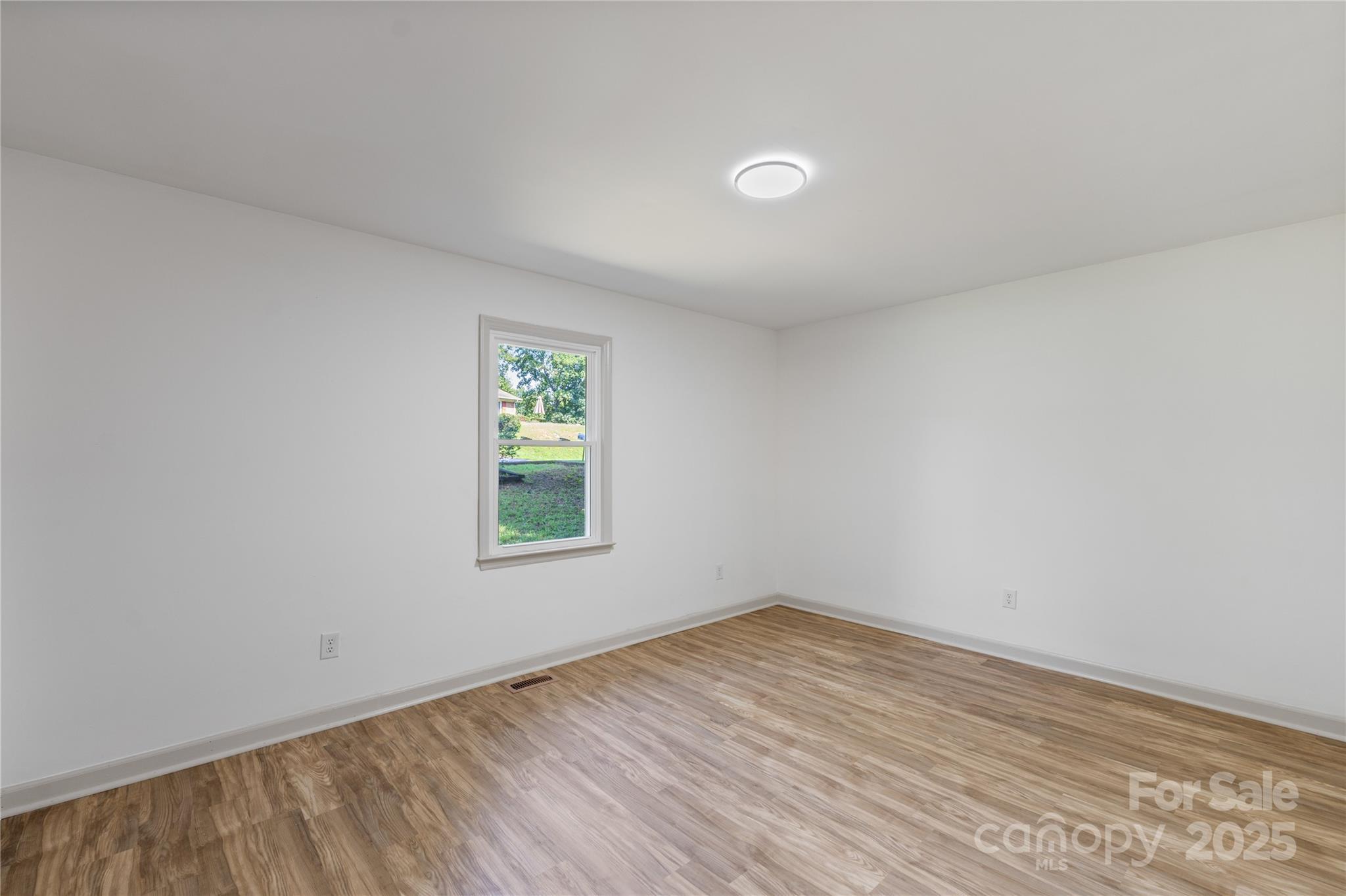 2366 Gingercake Court Property Photo 13