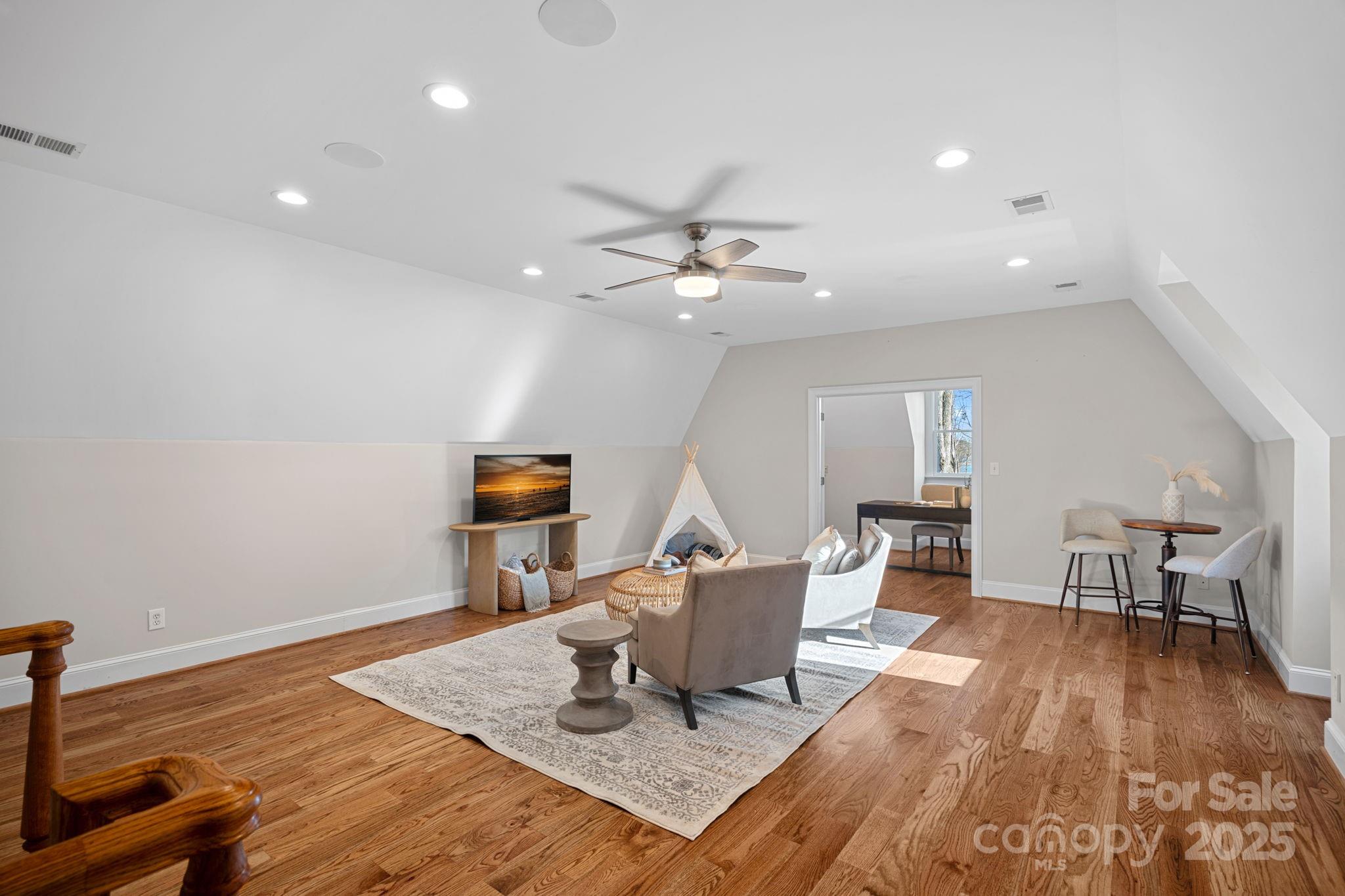 170 Old Post Road Property Photo 21