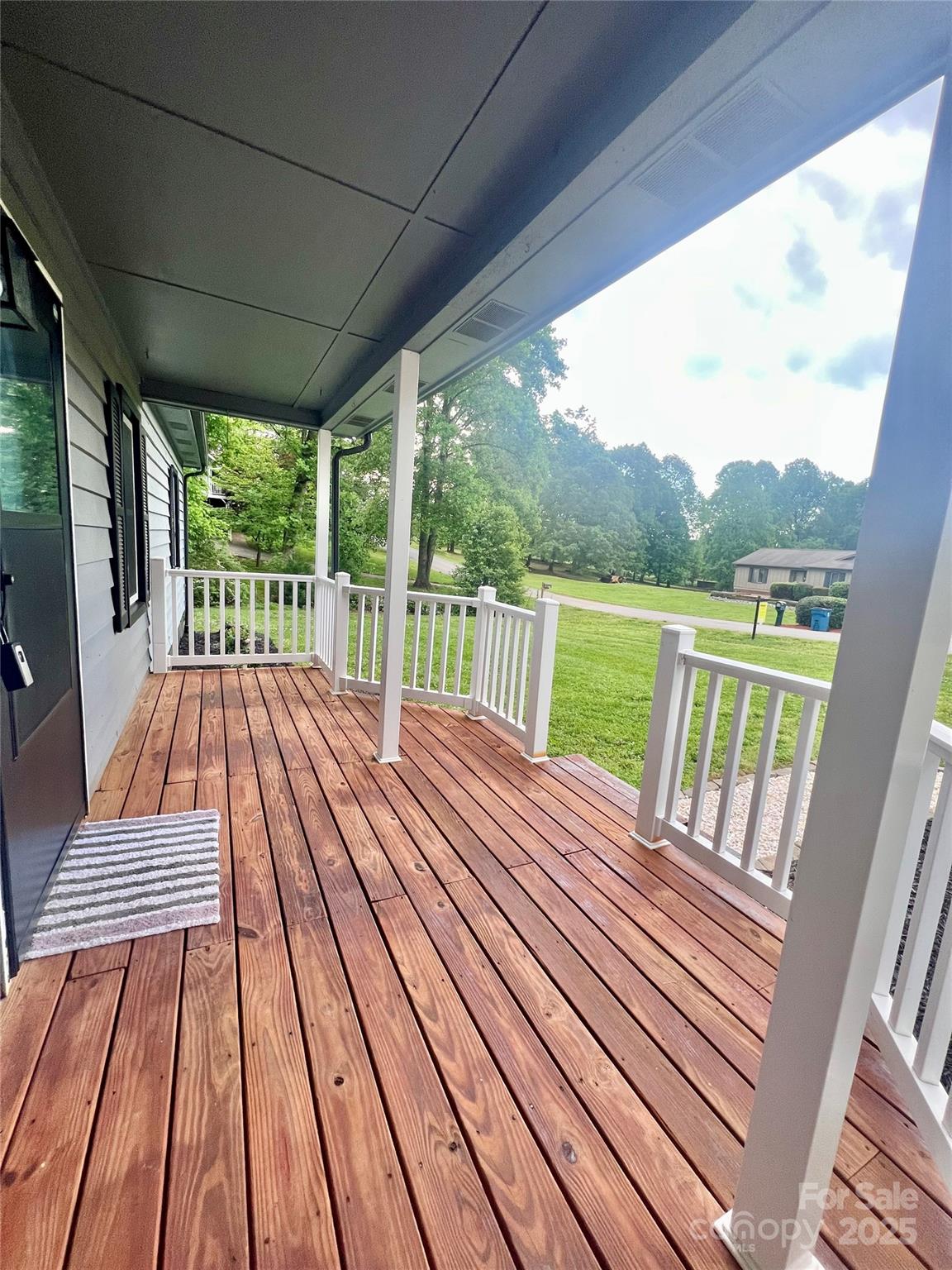 1586 Kenlane Drive Property Photo 4